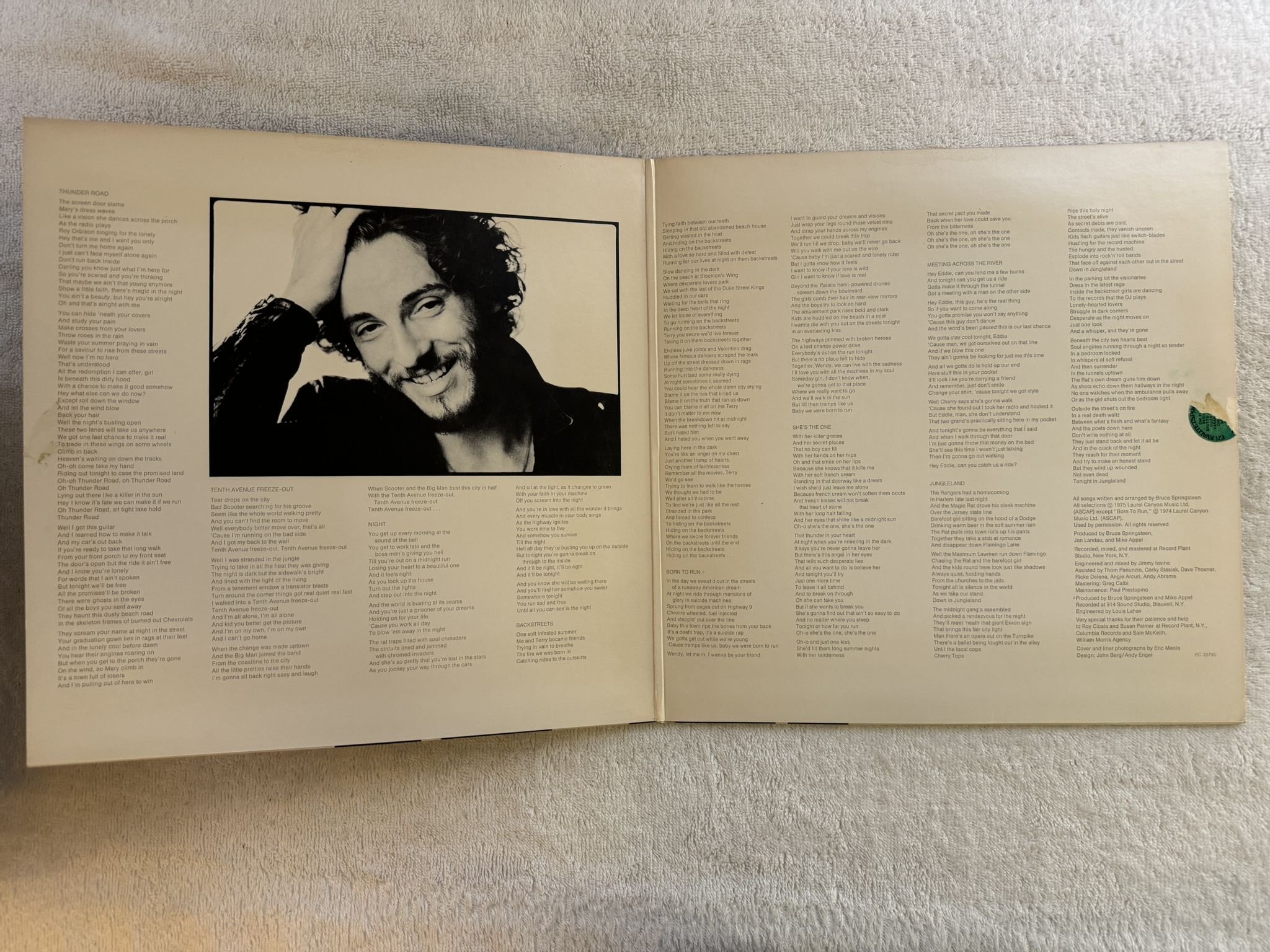 Omslagsbild för skivan BRUCE SPRINGSTEEN born to run LP -75 US CBS/COLUMBIA PC 33795