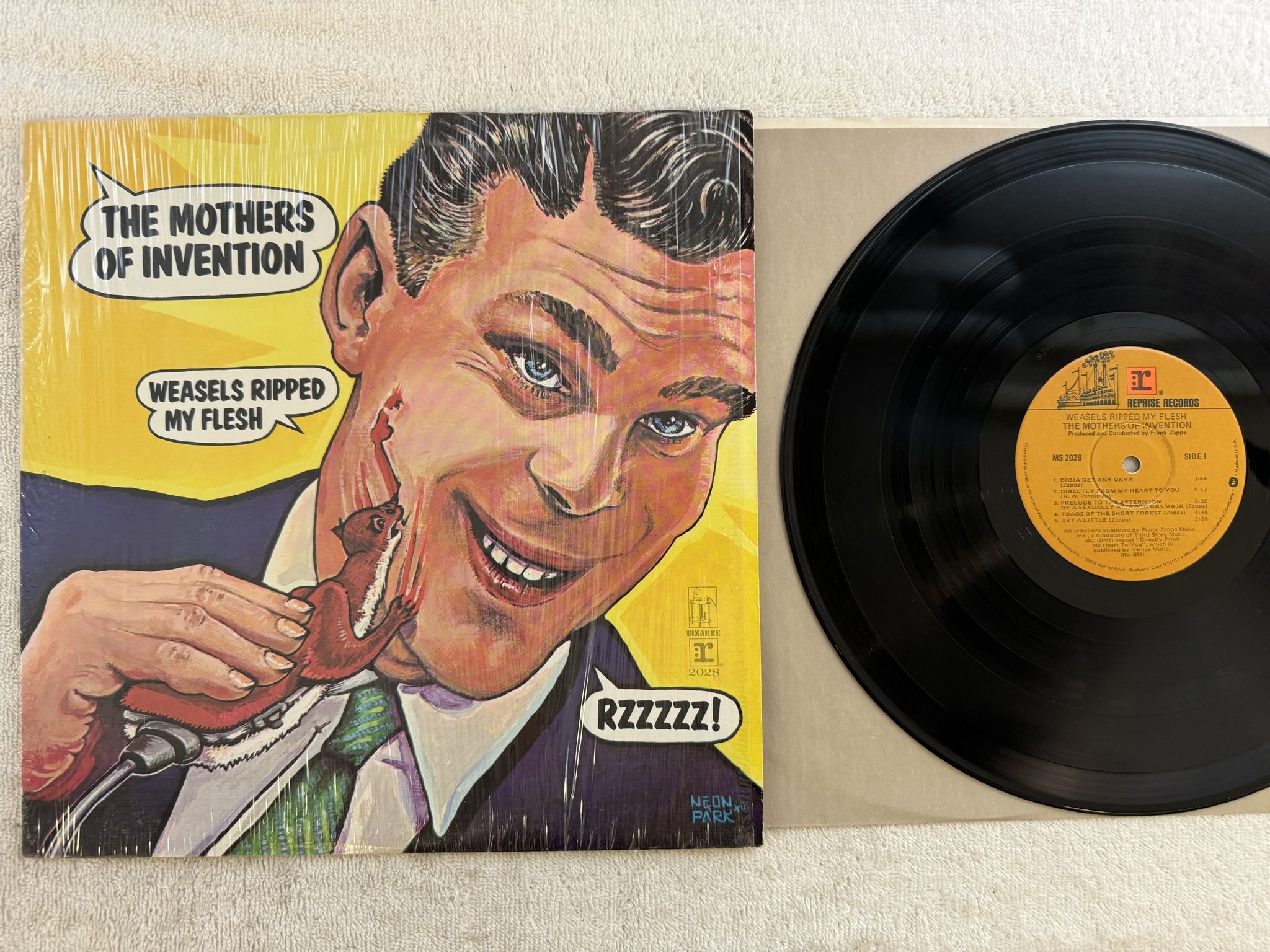 Omslagsbild för skivan THE MOTHERS OF INVENTION weasels ripped my flesh LP US REPRISE MS 2028