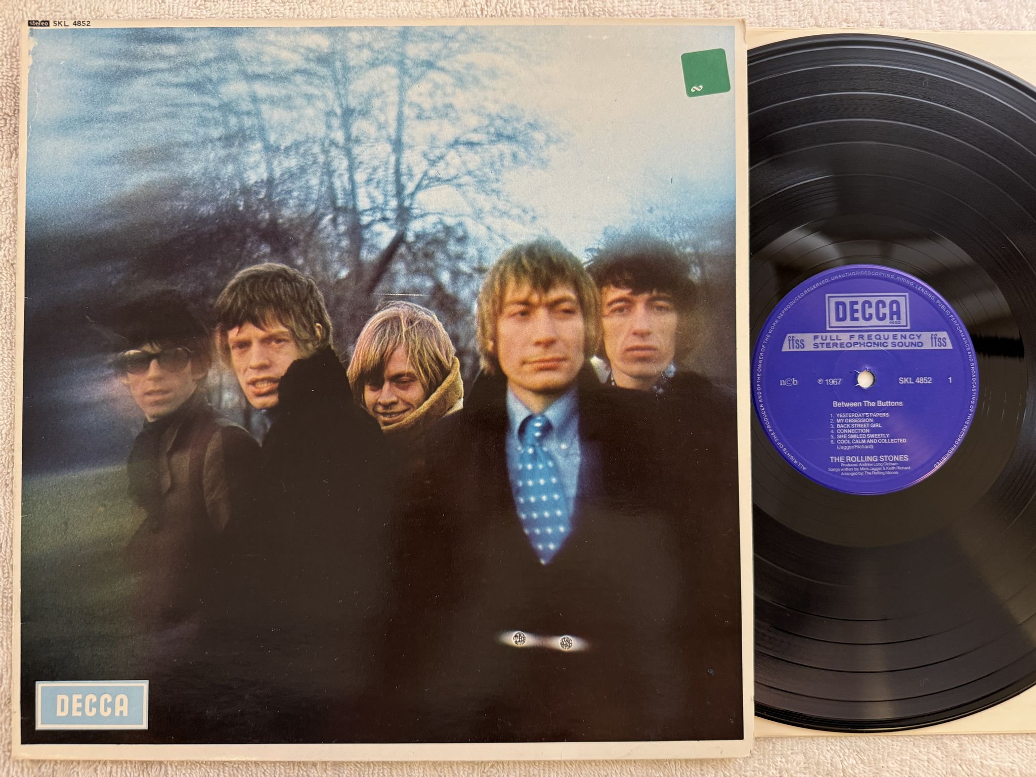 Omslagsbild för skivan THE ROLLING STONES between the buttons LP re ncb DECCA SKL 4852