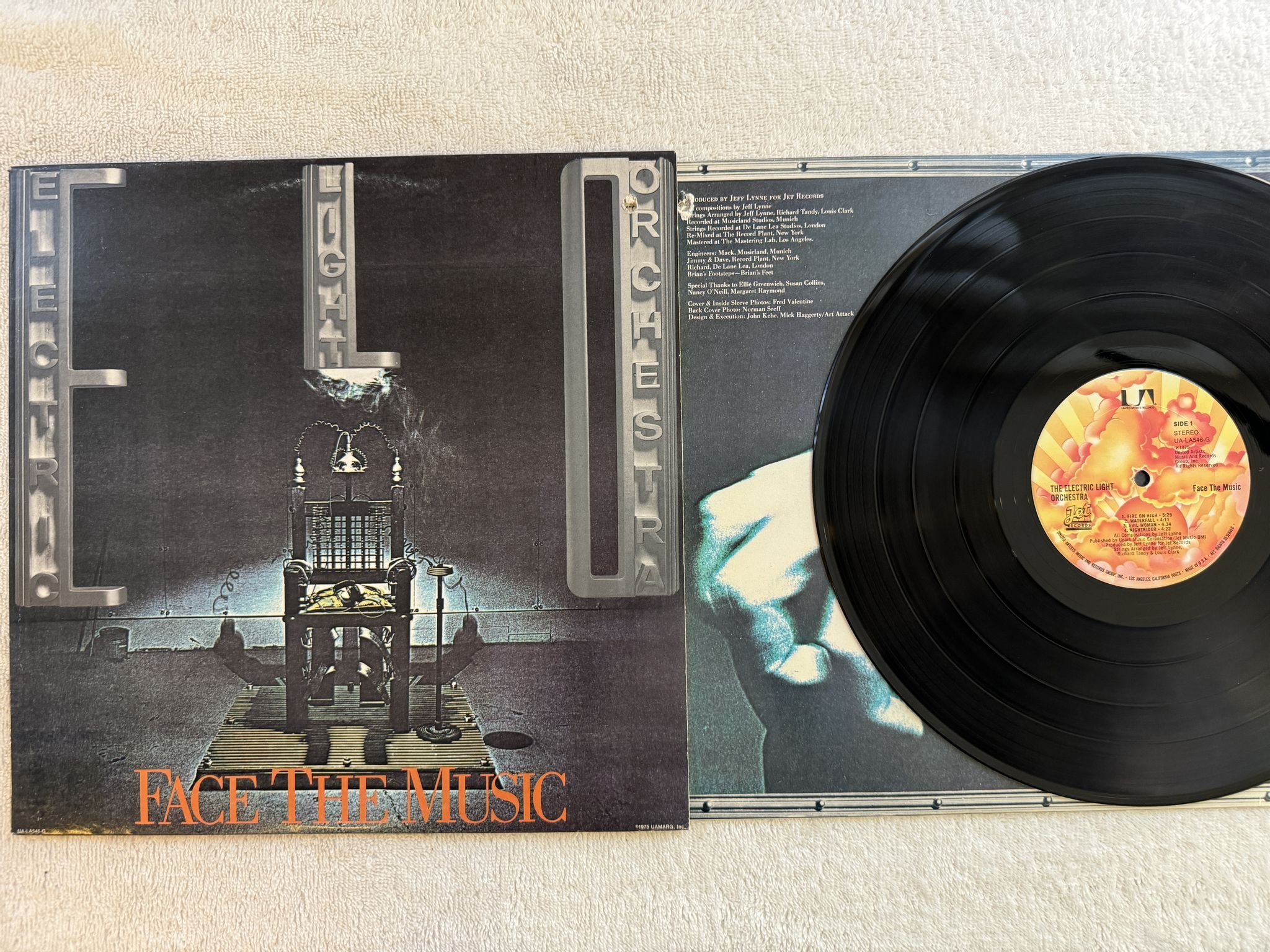 Omslagsbild för skivan ELECTRIC LIGHT ORCHESTRA face the music LP -75 uS UNITED ARTISTS UA LA 546 G