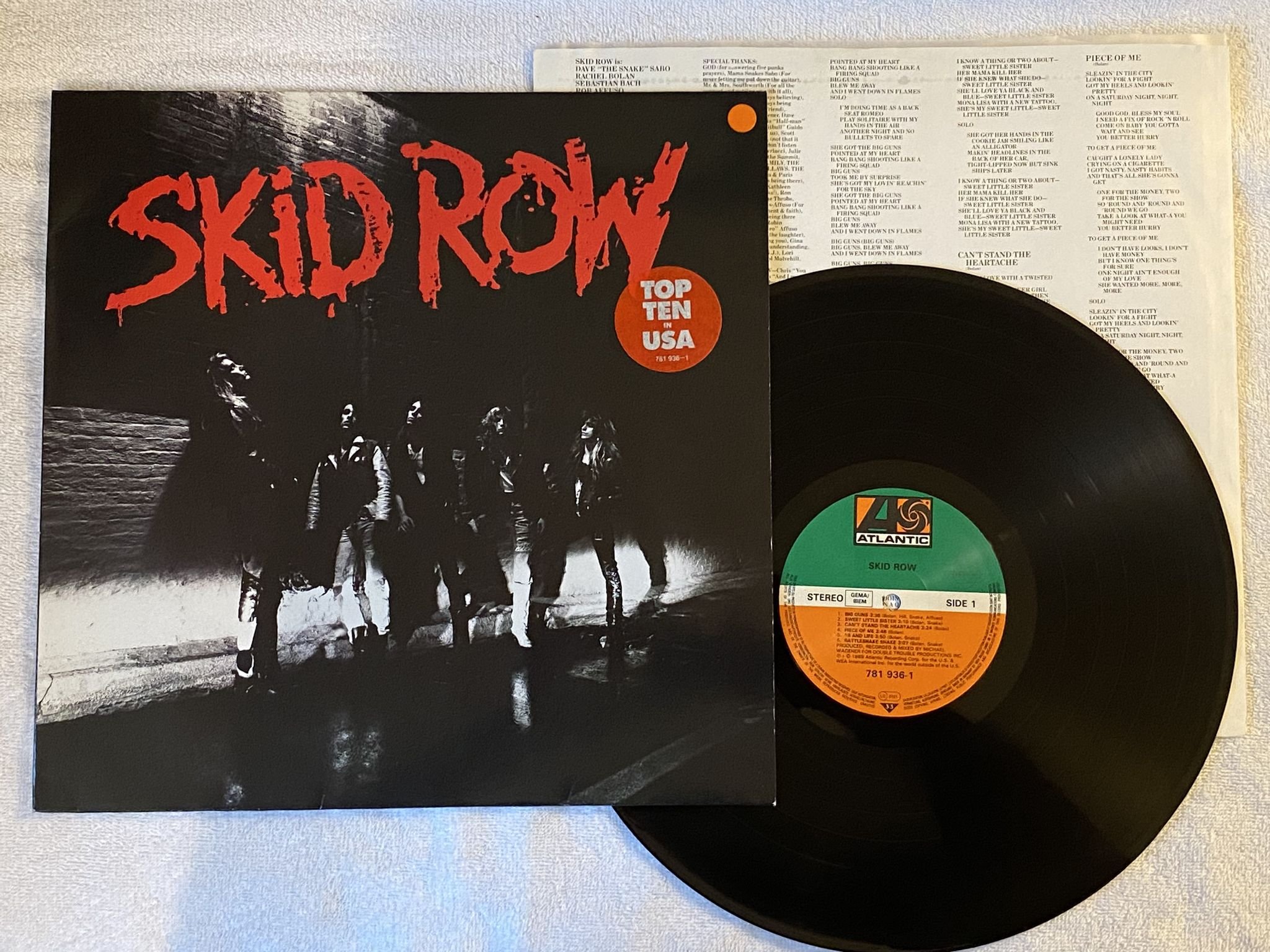 Omslagsbild för skivan SKID ROW s/t LP -89 ATLANTIC 781 936-1