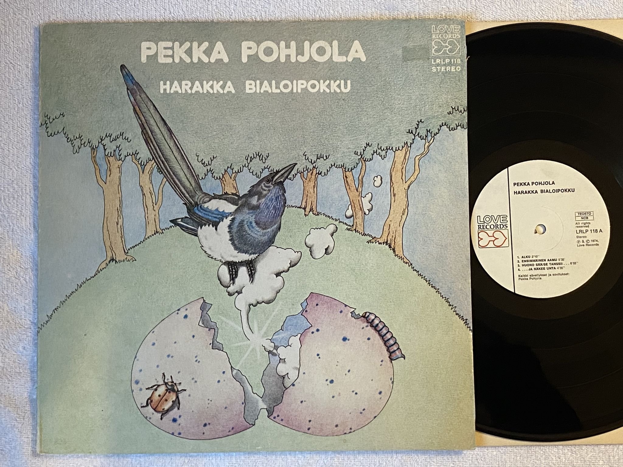 Omslagsbild för skivan PEKKA POHJOLA harakka bialoipokku LP -74 LOVE RECORDS LRLP 118