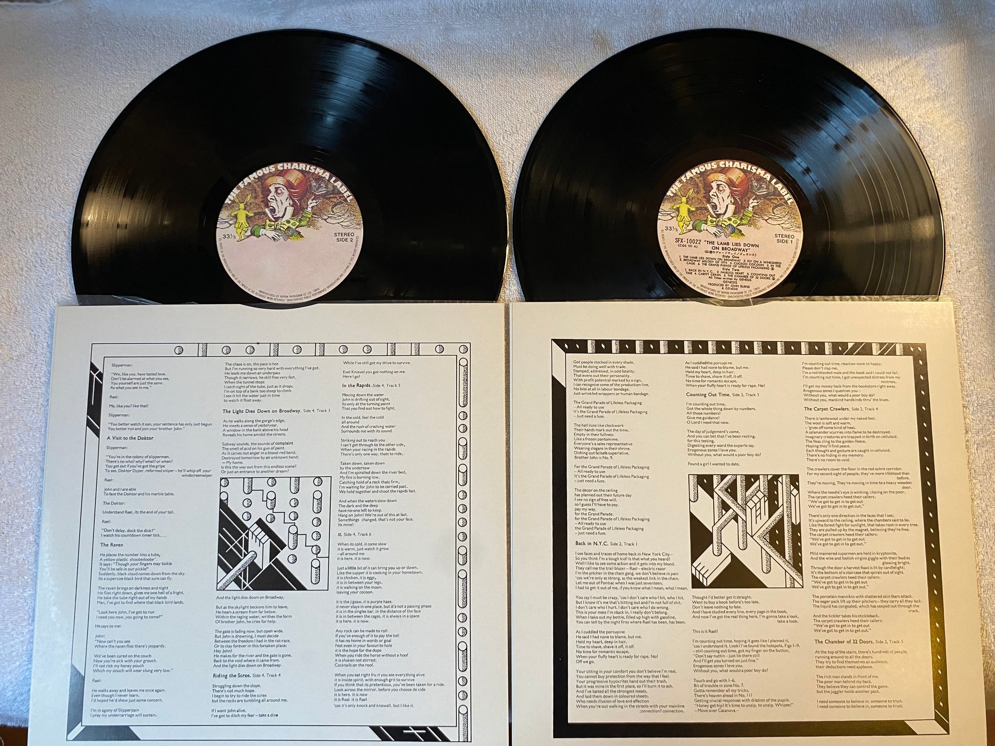 Omslagsbild för skivan GENESIS The Lamb Lies Down On BroadwayLP -87 Japan CHARISMA SFX-10022~3