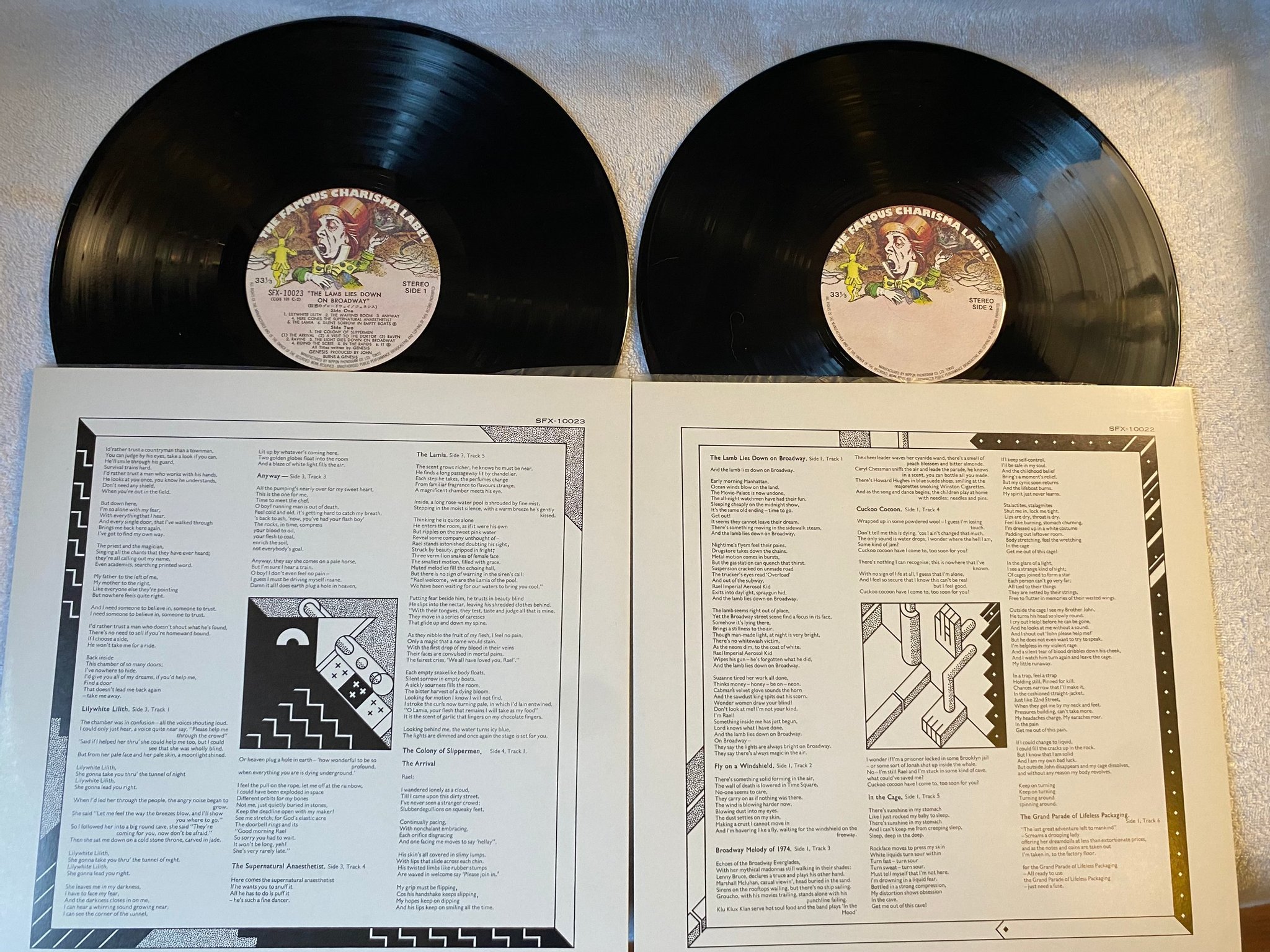 Omslagsbild för skivan GENESIS The Lamb Lies Down On BroadwayLP -87 Japan CHARISMA SFX-10022~3