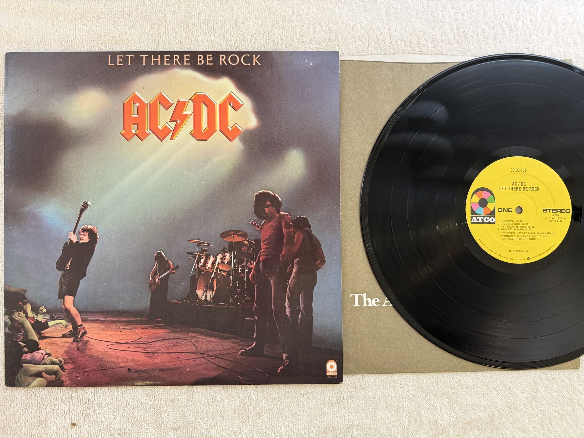 Omslagsbild för skivan AC/DC let there be rock LP -77 US ATCO SD 36-151 *** PRESSWELL PRESS ***