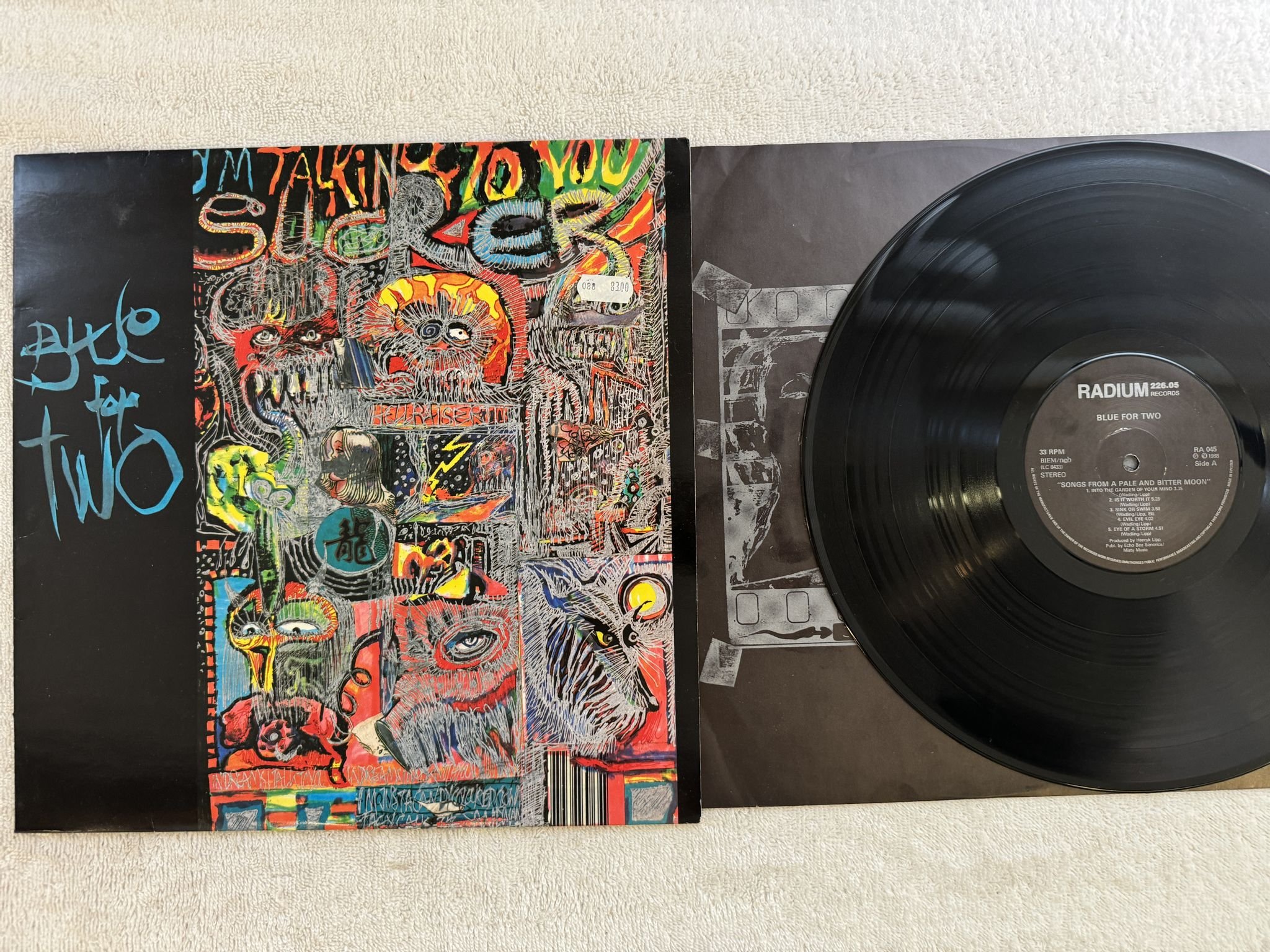 Omslagsbild för skivan BLUE FOR TWO Songs From A Pale & Bitter Moon LP -88 Swe Radium 226.05 RA 045