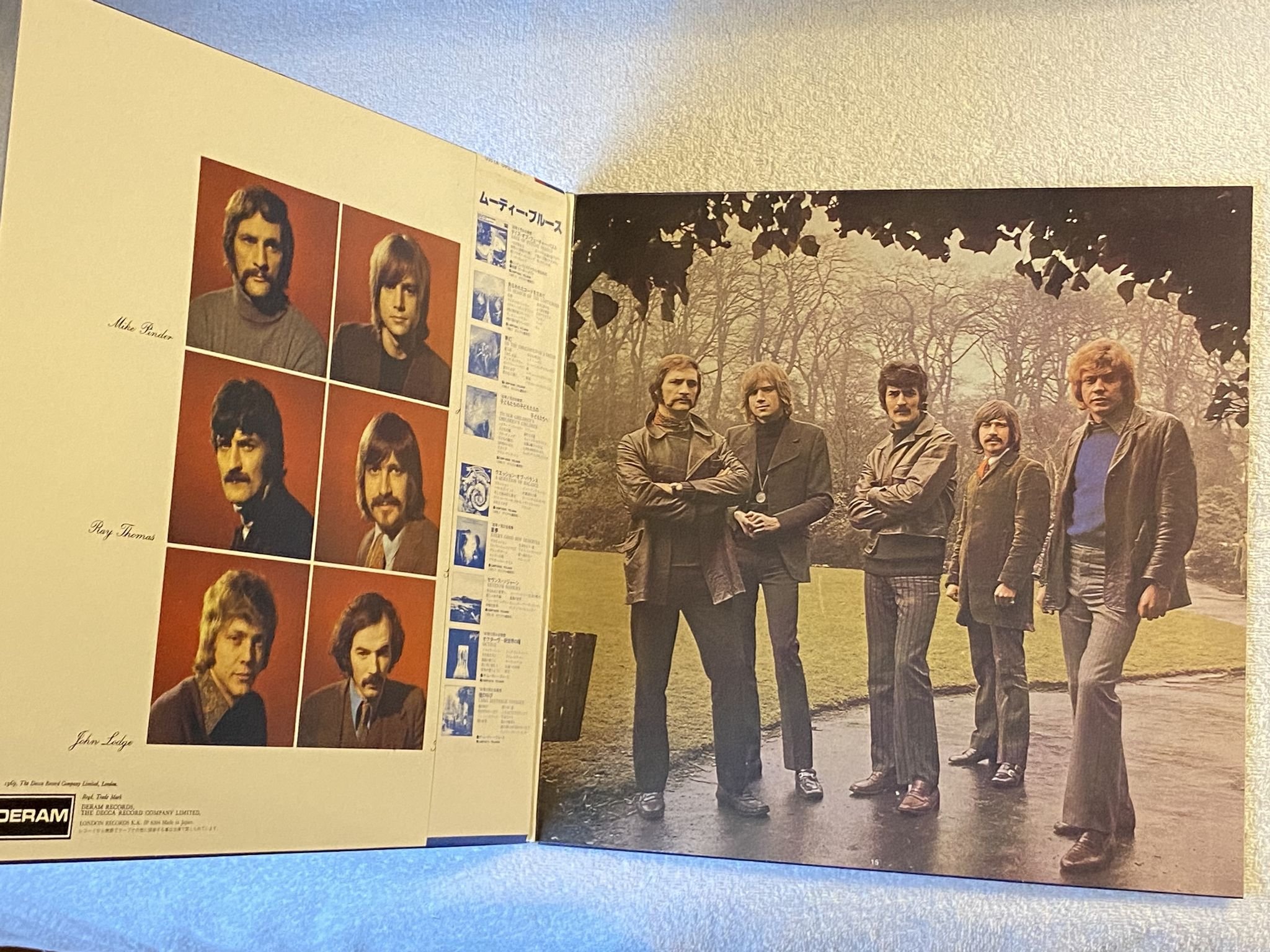 Omslagsbild för skivan MOODY BLUES On The Threshold Of A Dream LP -82 Japan LONDON L20P 1040
