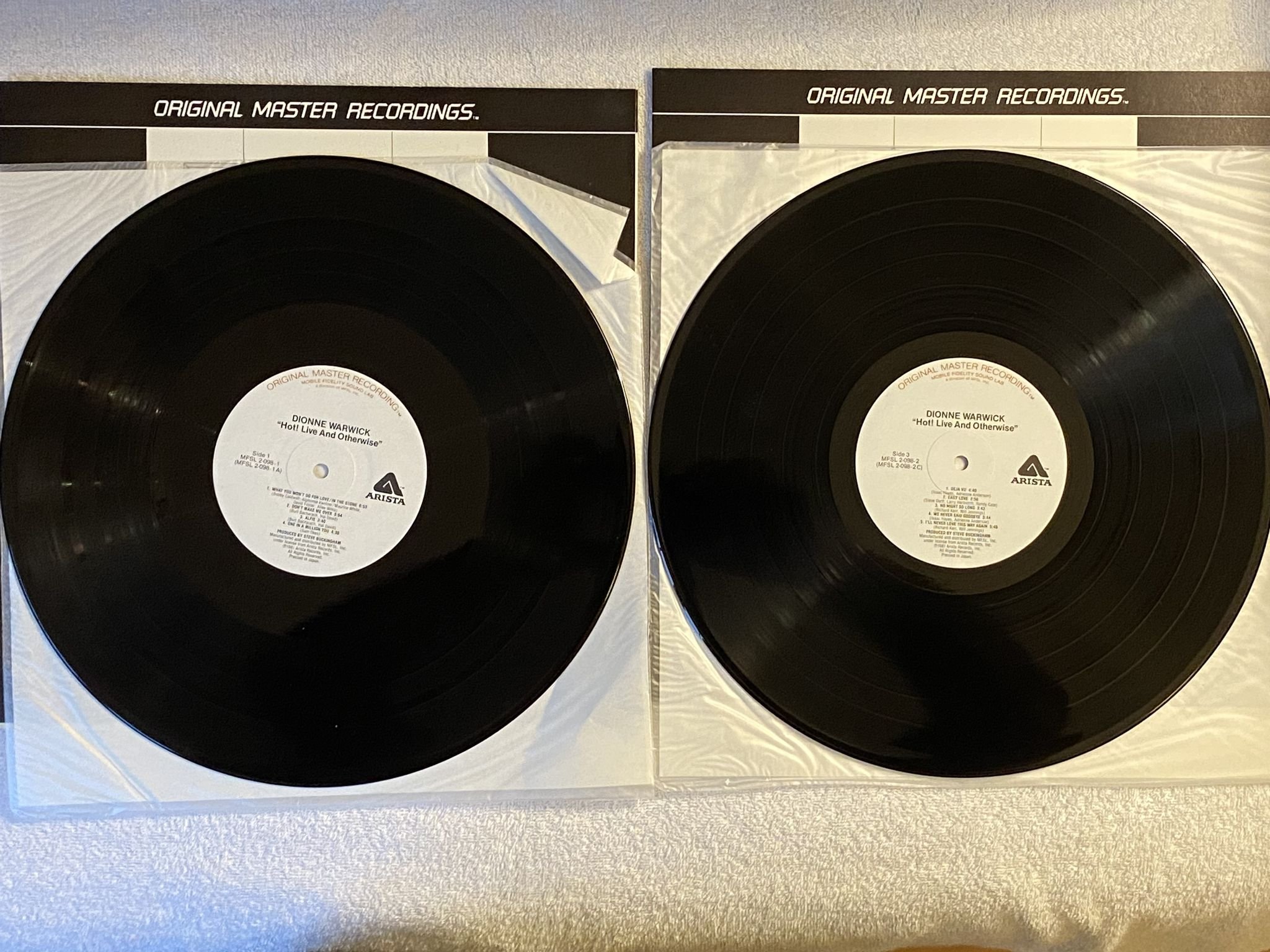 Omslagsbild för skivan DIONNE WARWICK Hot! Live And Otherwise 2xLP -83 US MFSL 2-098 * Audiophile *