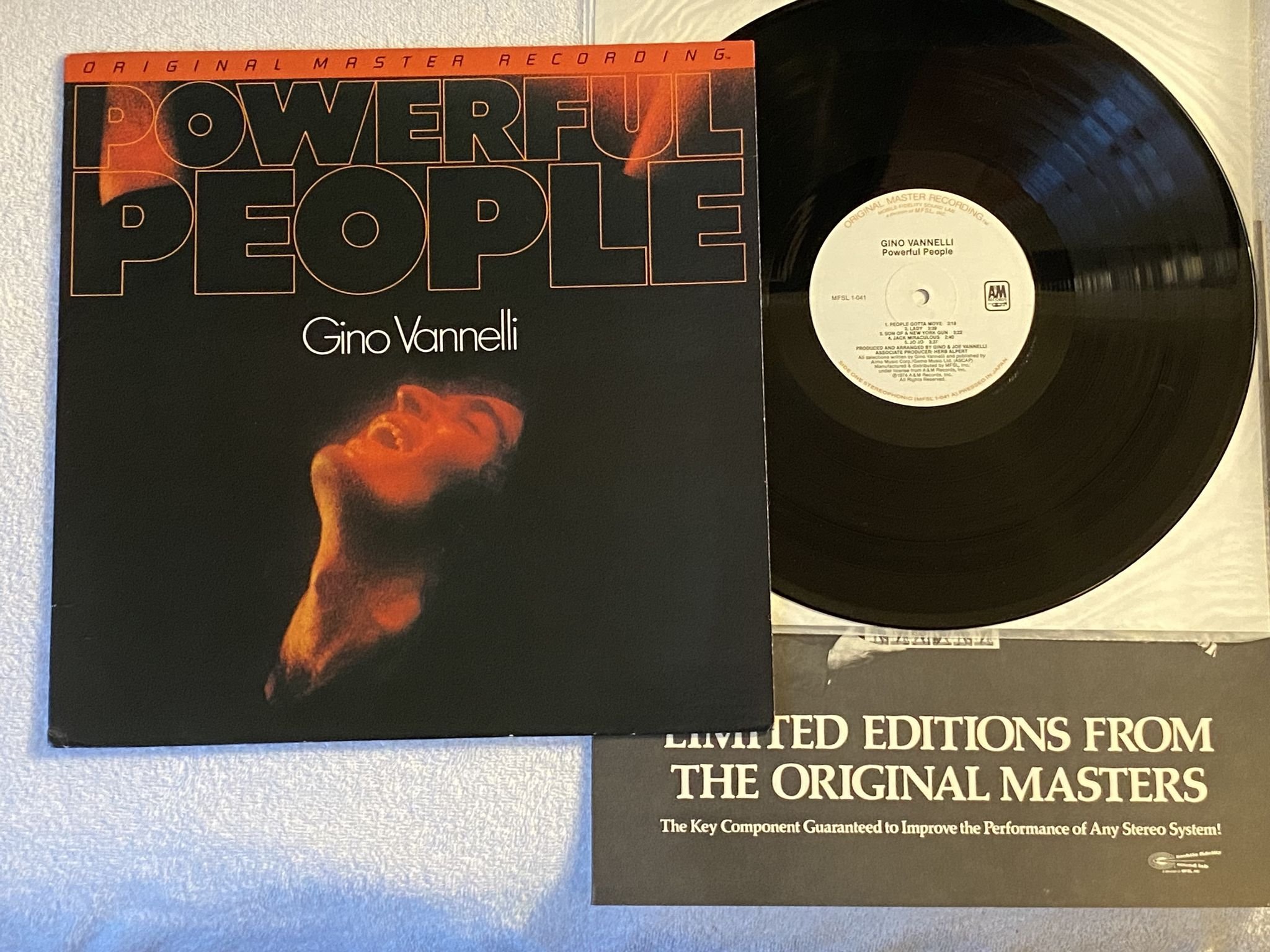 Omslagsbild för skivan GINO VANNELLI Powerful People LP -80 US MFSL 1-041 * Audiophile *
