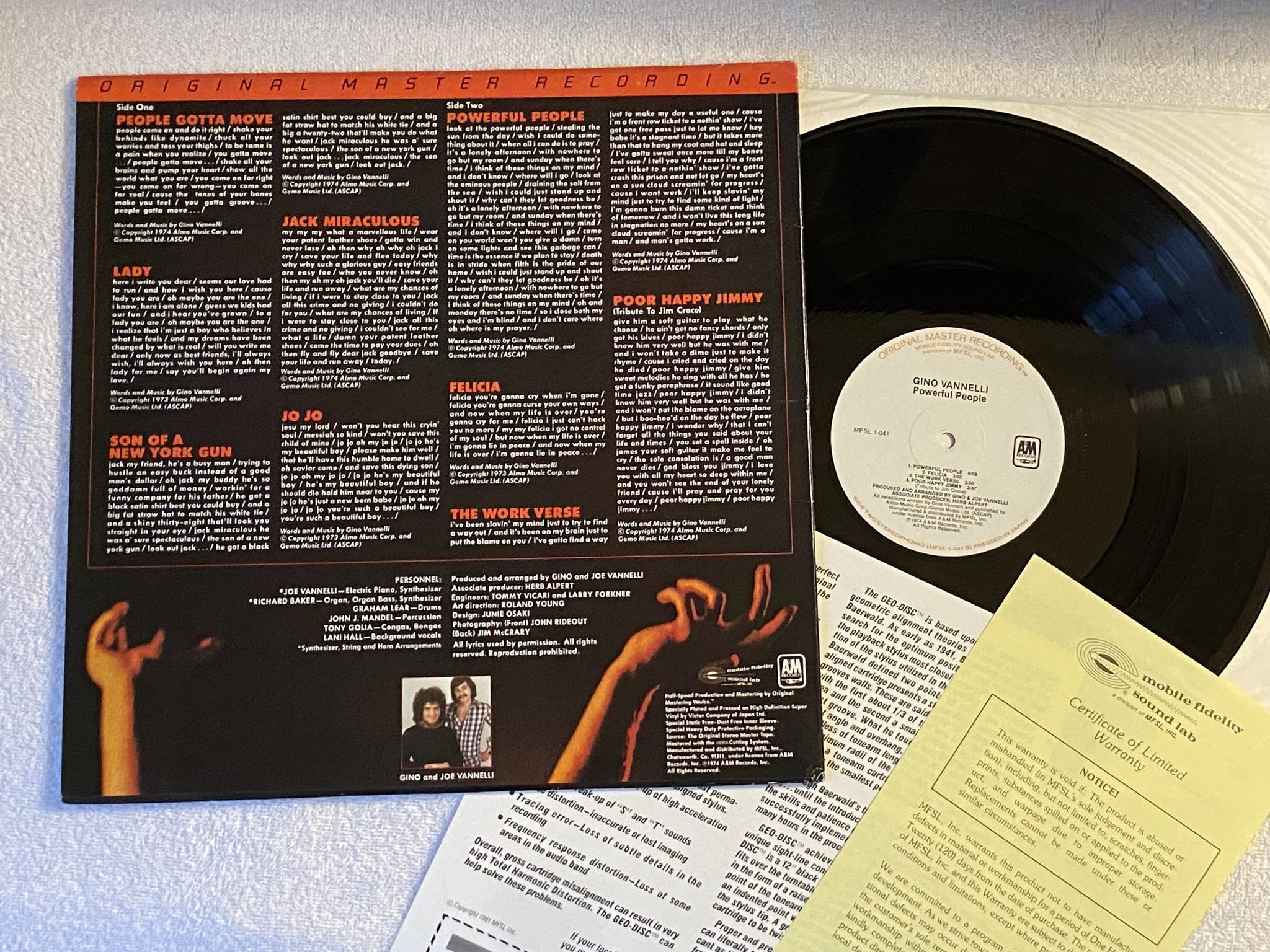 Omslagsbild för skivan GINO VANNELLI Powerful People LP -80 US MFSL 1-041 * Audiophile *