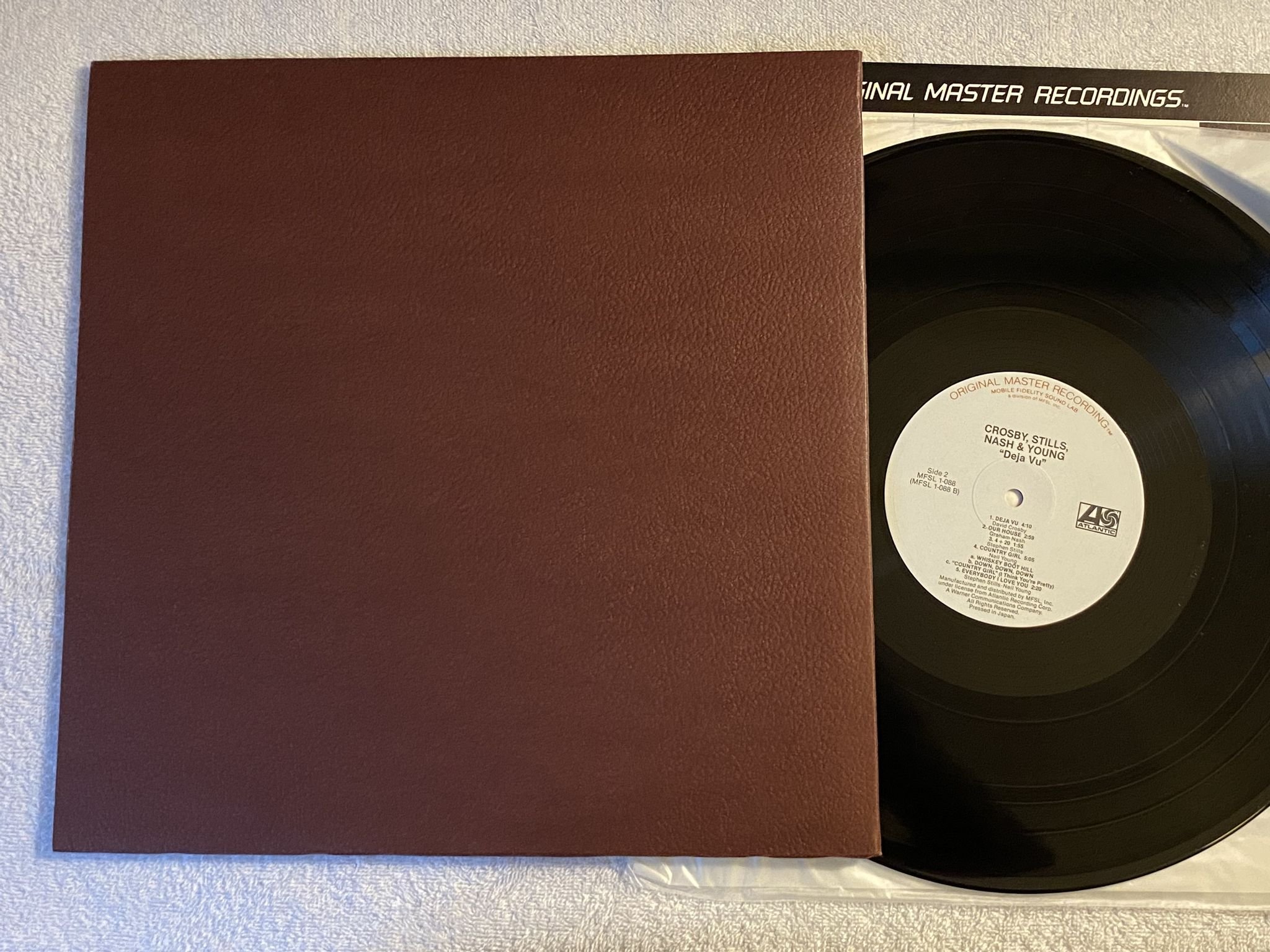 Omslagsbild för skivan CROSBY STILLS NASH & YOUNG Déjà Vu LP -83 MFSL 1-088 ** Rare Audiophile **