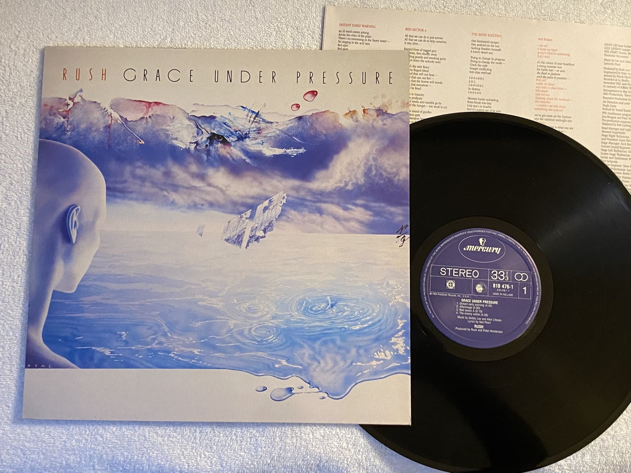 Omslagsbild för skivan RUSH grace under pressure LP -84 Hol MERCURY 818 476-1