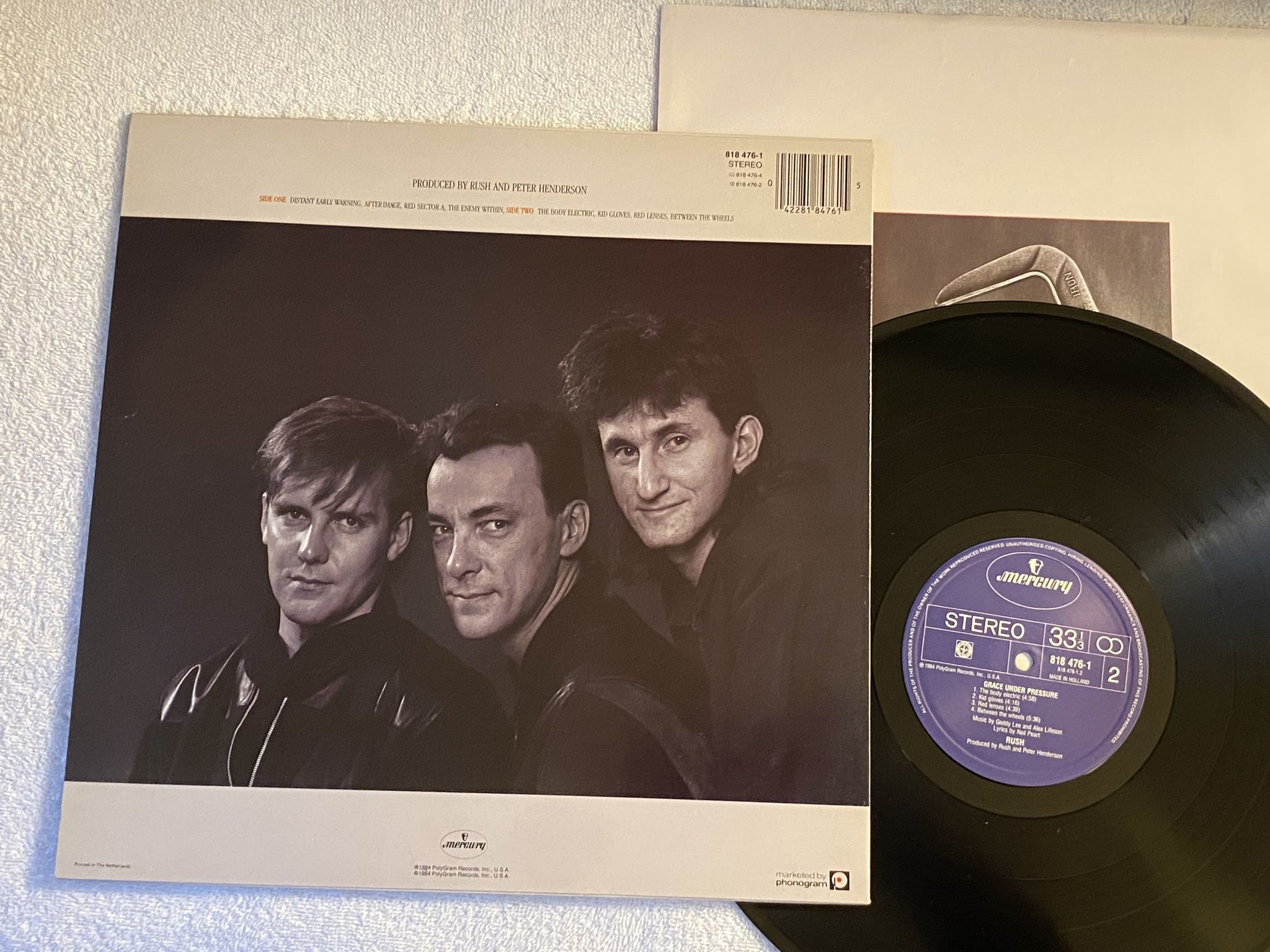 Omslagsbild för skivan RUSH grace under pressure LP -84 Hol MERCURY 818 476-1