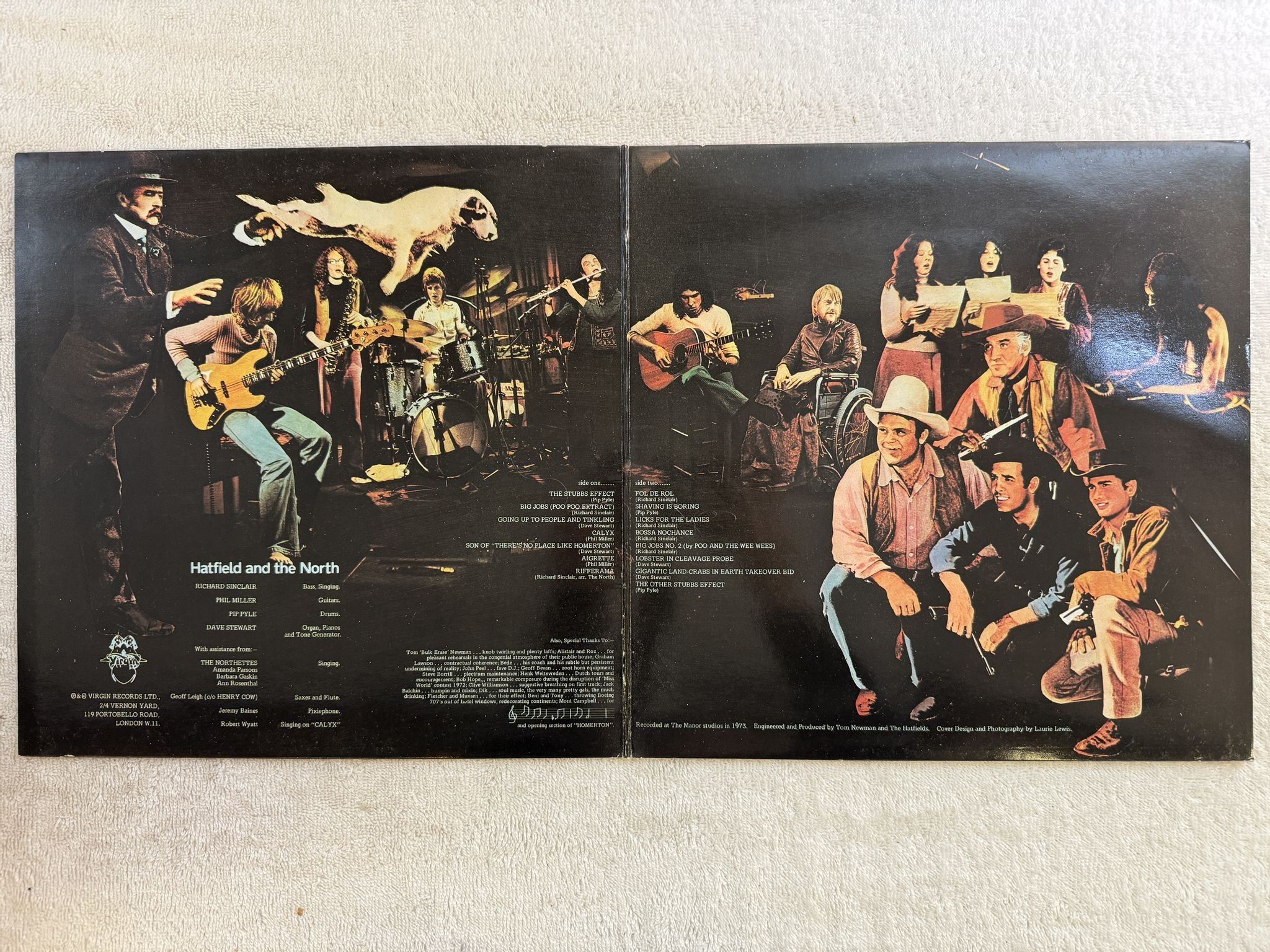 Omslagsbild för skivan HATFIELD AND THE NORTH s/t LP -73/76 UK VIRGIN V2008