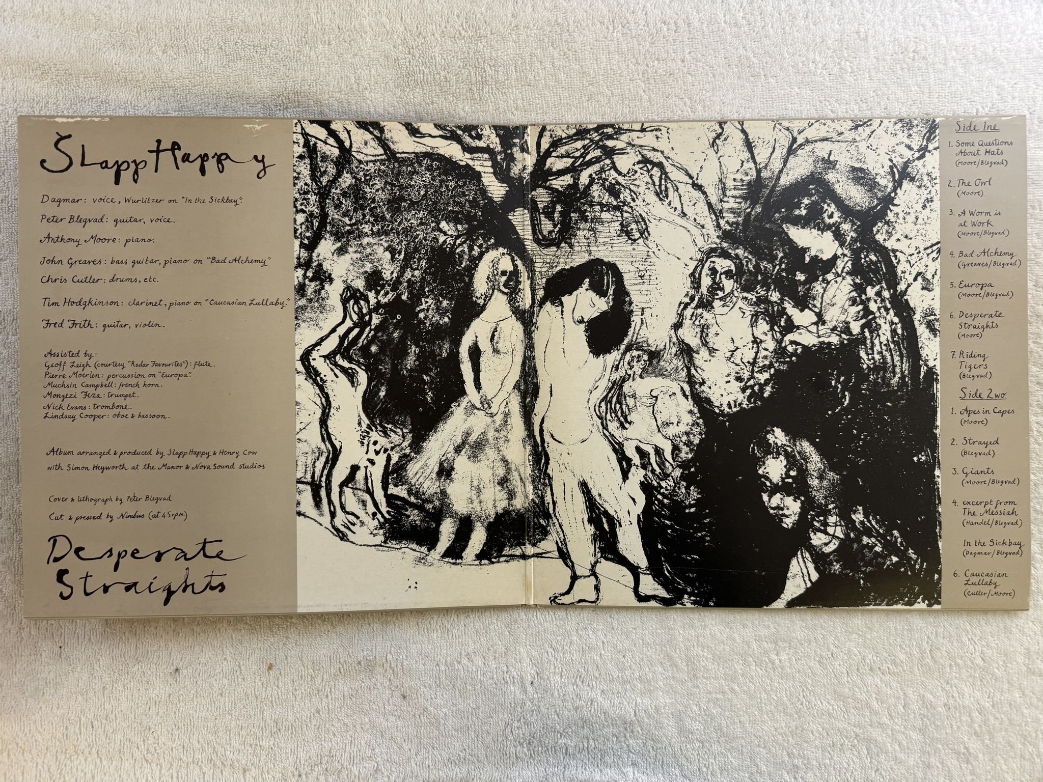 Omslagsbild för skivan SLAPP HAPPY / HENRY COW Desperate Straights LP -75/82 RECOMMENDED 45RPM RRA 12