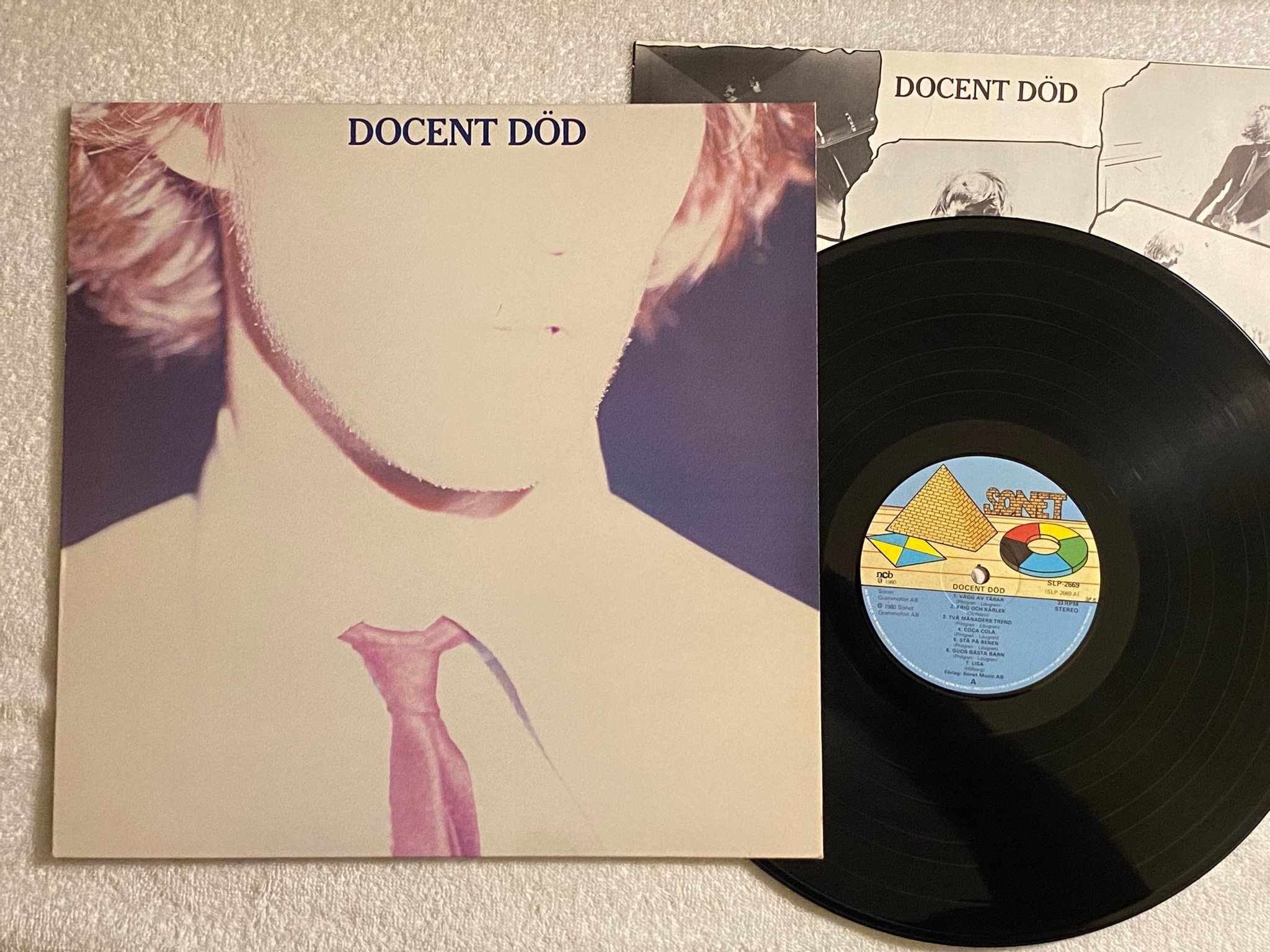 Omslagsbild för skivan DOCENT DÖD s/t LP -80 Swe SONET SLP 2669