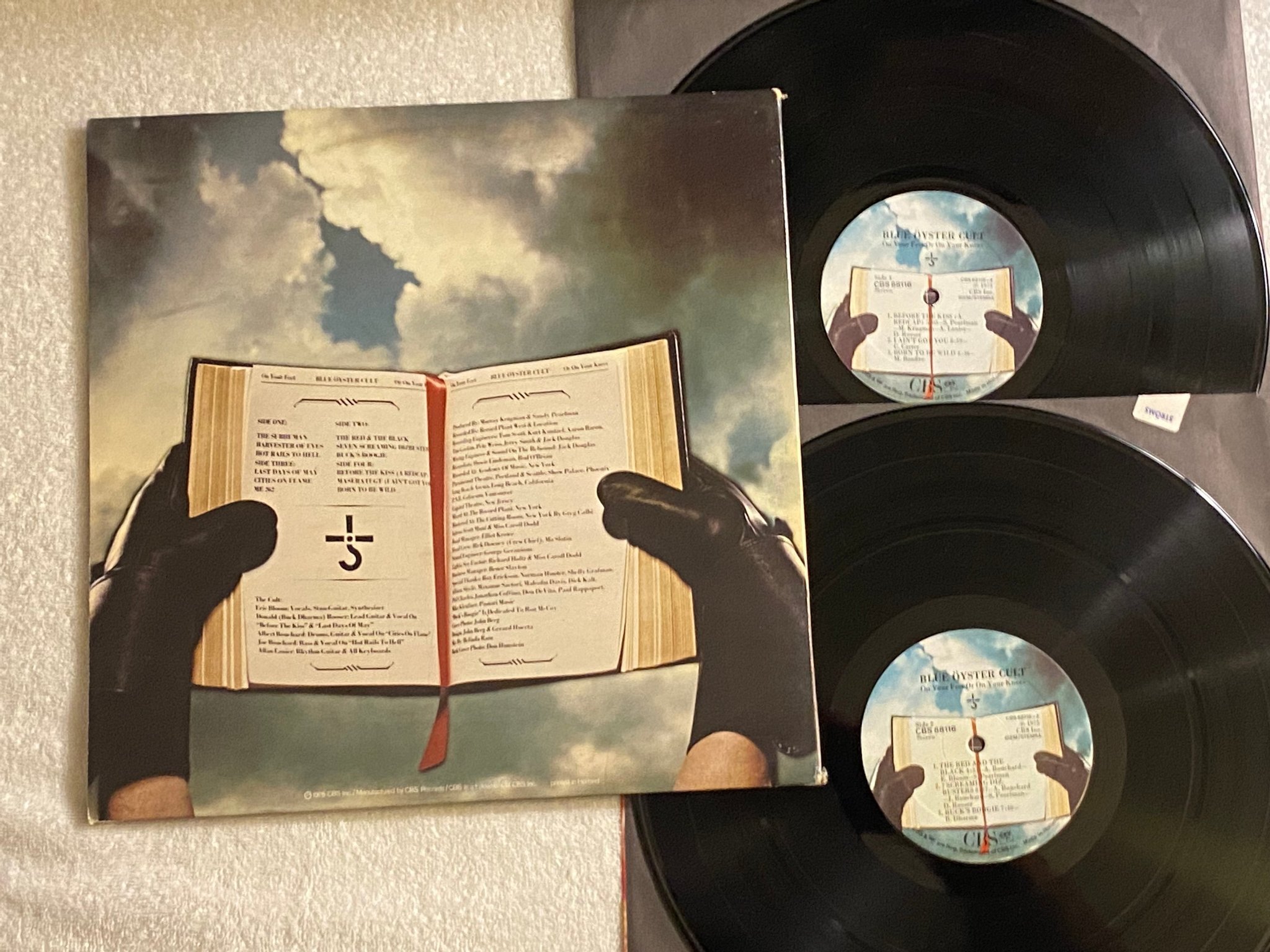 Omslagsbild för skivan BLUE ÖYSTER CULT On Your Feet Or On Your Knees 2xLP -75 CBS 88116