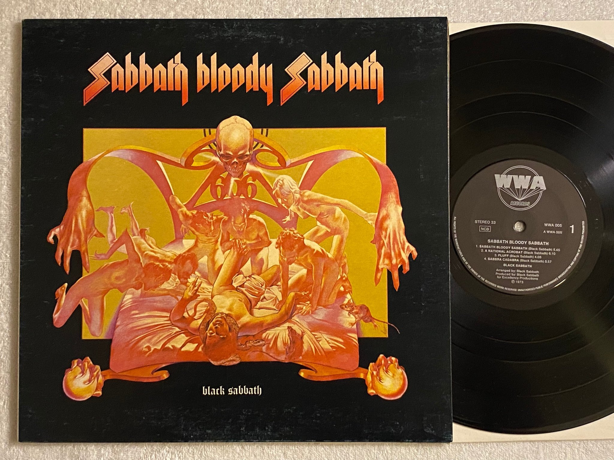 Omslagsbild för skivan BLACK SABBATH SABBATH BLOODY SABBATH LP ncb WWA 005