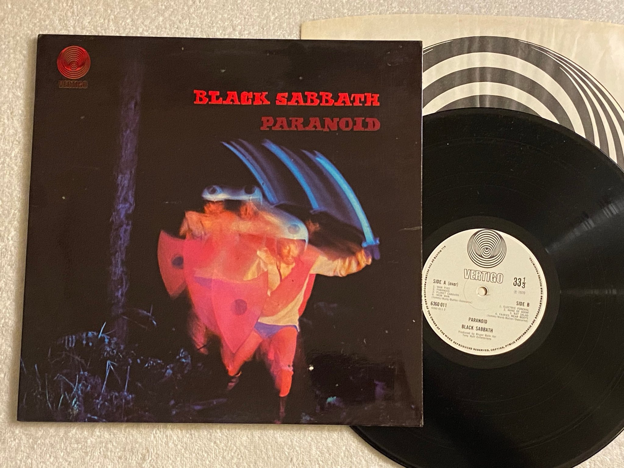 Omslagsbild för skivan BLACK SABBATH paranoid LP -70/71 UK VERTIGO 6360 011