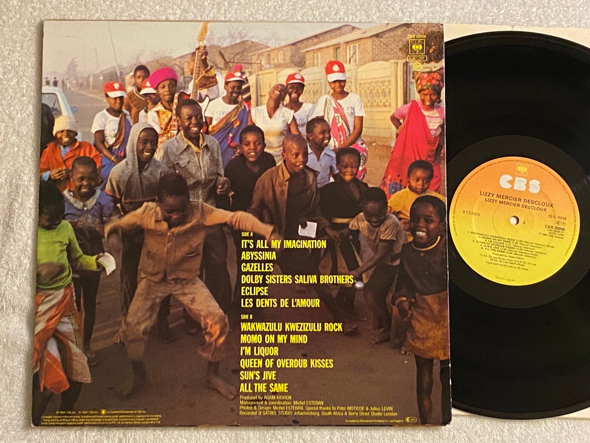 Omslagsbild för skivan LIZZY MERCIER DESCLOUX s/t LP -84 UK CBS 25936