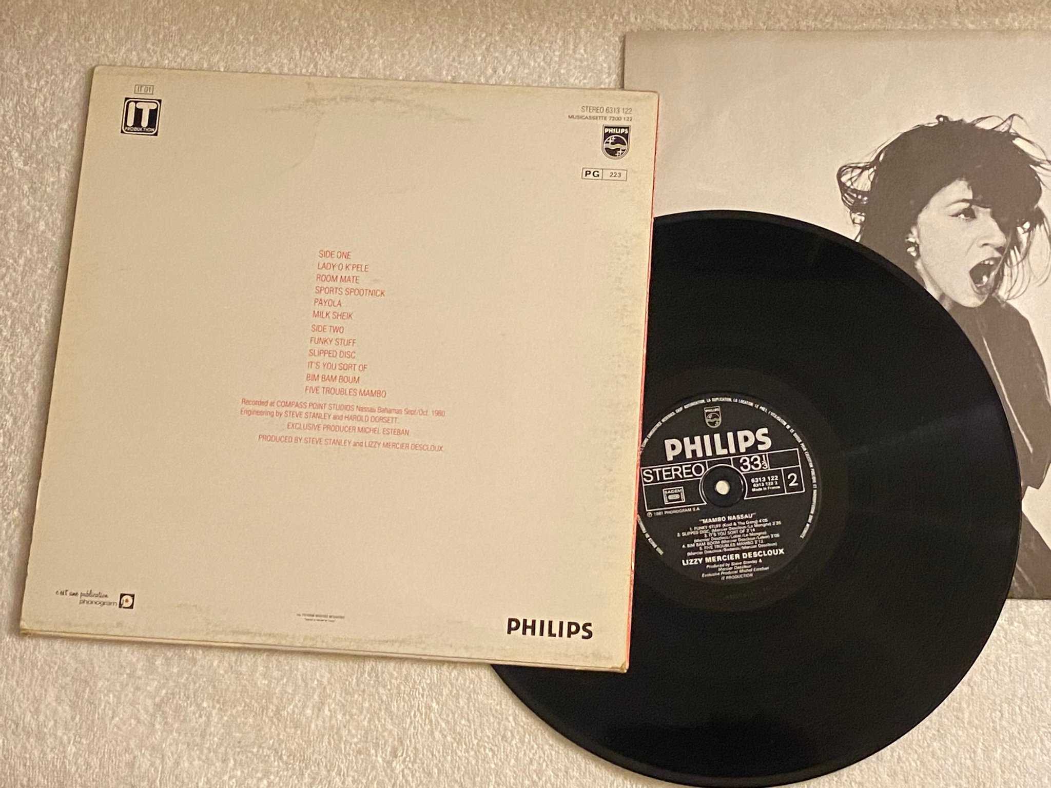Omslagsbild för skivan LIZZY MERCIER DESCLOUX Mambo Nassau LP -81 Fra PHILIPS 6313 122