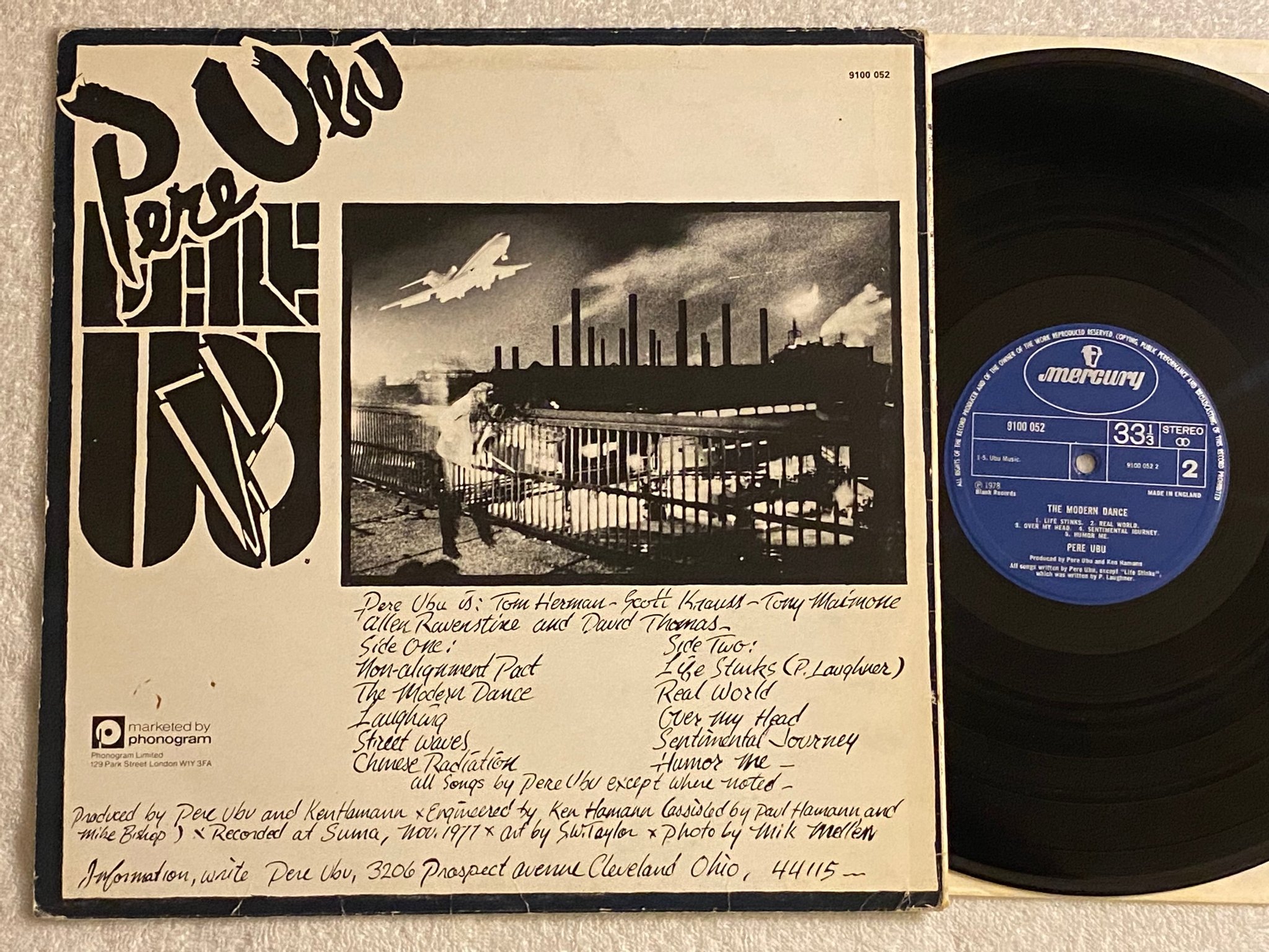 Omslagsbild för skivan PERE UBU the modern dance LP -78 UK MERCURY 9100 052
