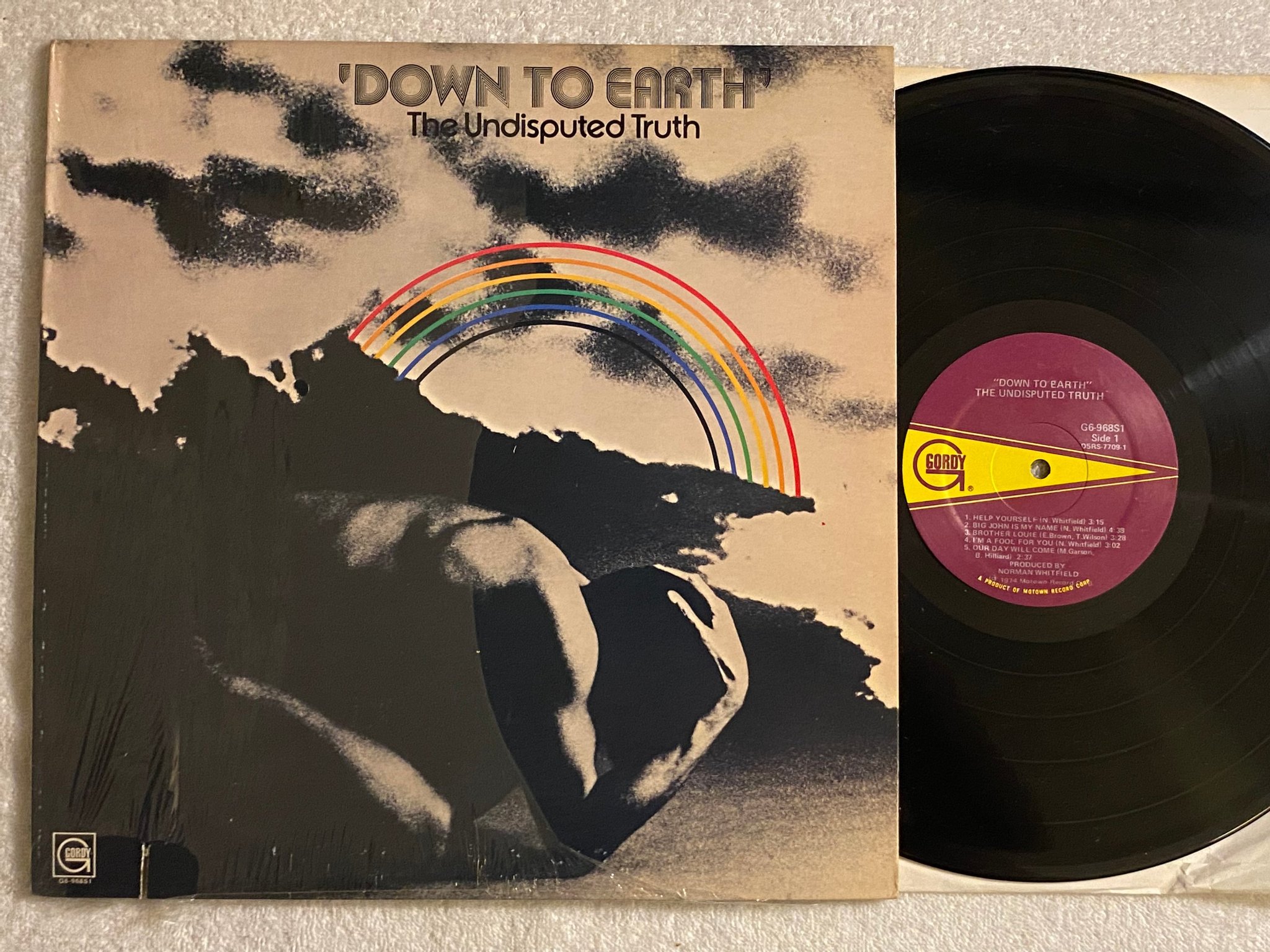 Omslagsbild för skivan THE UNDISPUTED TRUTH down to earth LP -74 US GORDY G6-968S1
