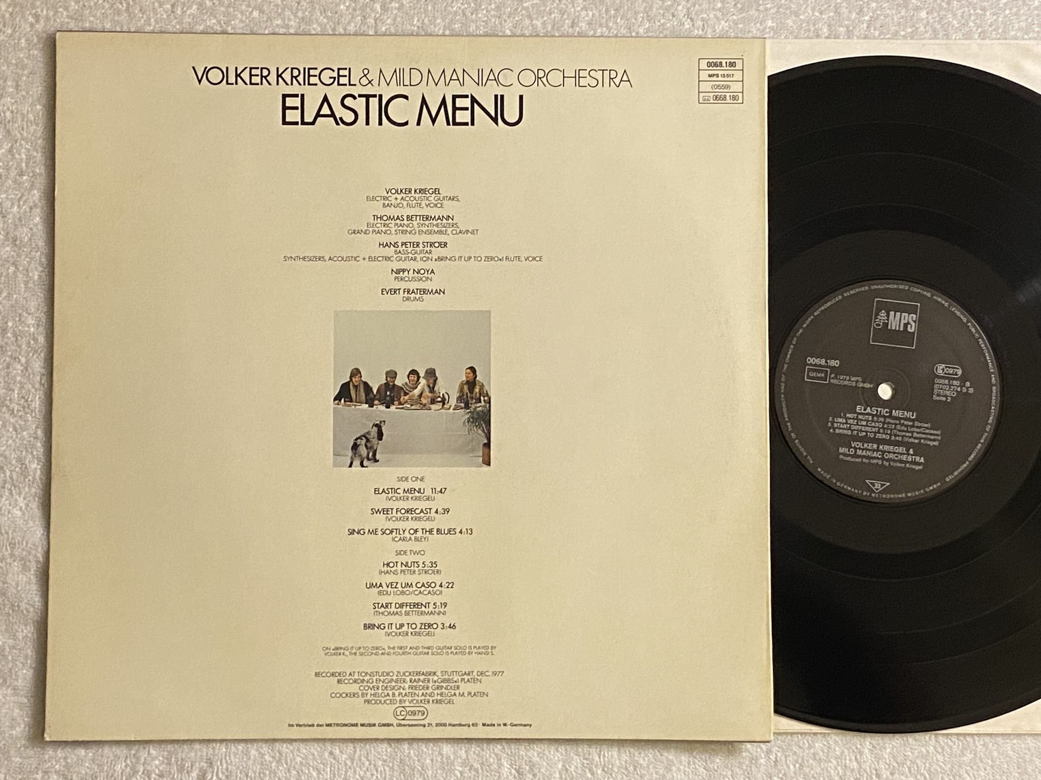 Omslagsbild för skivan VOLKER KRIEGEL & MILD MANIAC ORCHESTRA elastic menu LP -78 Ger MPS 15517