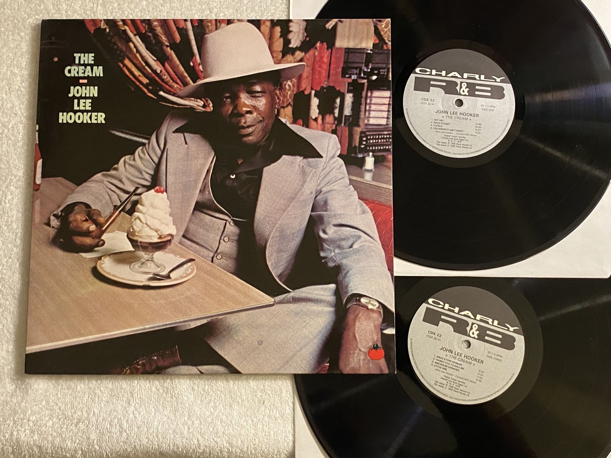 Omslagsbild för skivan JOHN LEE HOOKER the cream 2xLP -88 CHARLY R&B CDX 22