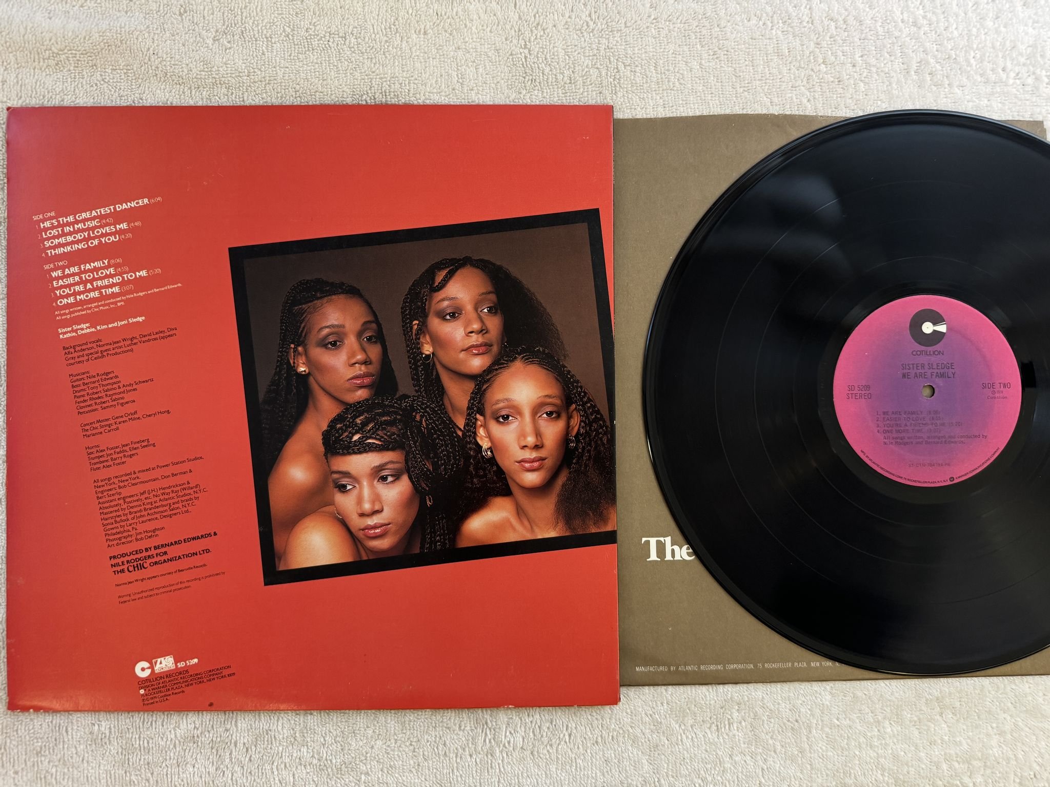 Omslagsbild för skivan SISTER SLEDGE we are family LP -79 US COTILLION SD 5209 *** disco classic ***