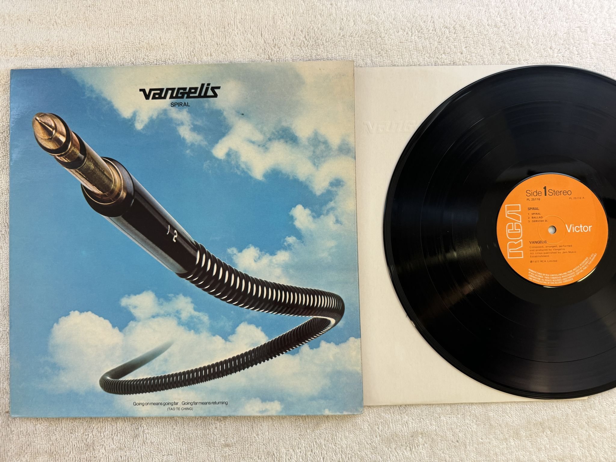 Omslagsbild för skivan VANGELIS spiral LP -77 UK RCA PL 25116