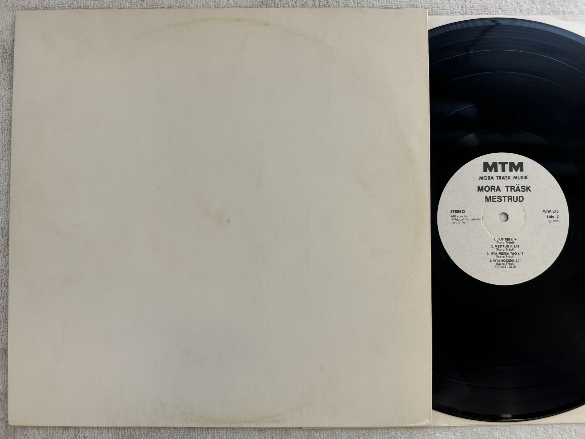 Omslagsbild för skivan MORA TRÄSK mestrud LP -75 Swe MORA TRÄSK MUSIK MTM 275