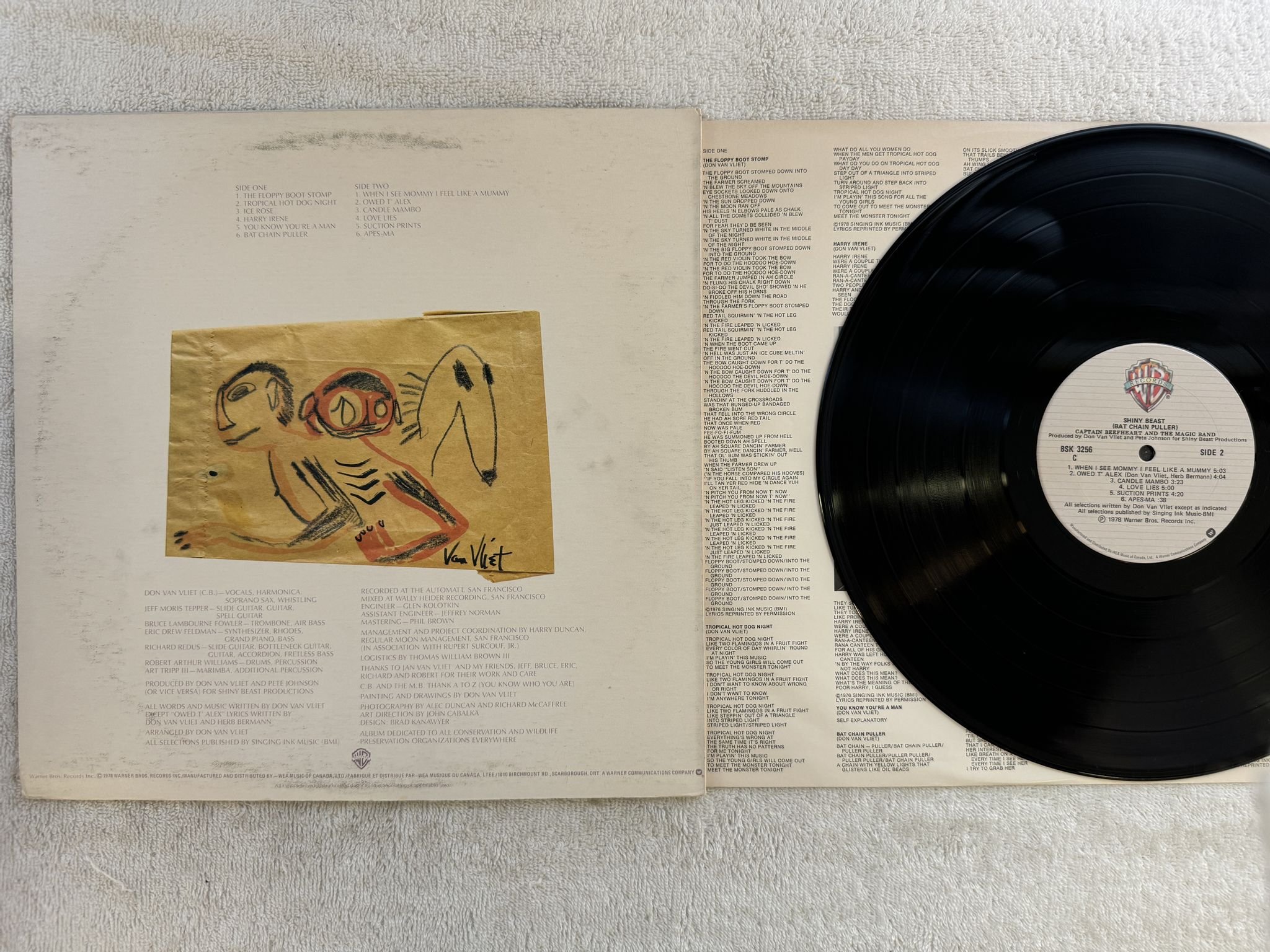 Omslagsbild för skivan CAPTAIN BEEFHEART Shiny beast LP -78 Can WARNER BROS BSK 3256