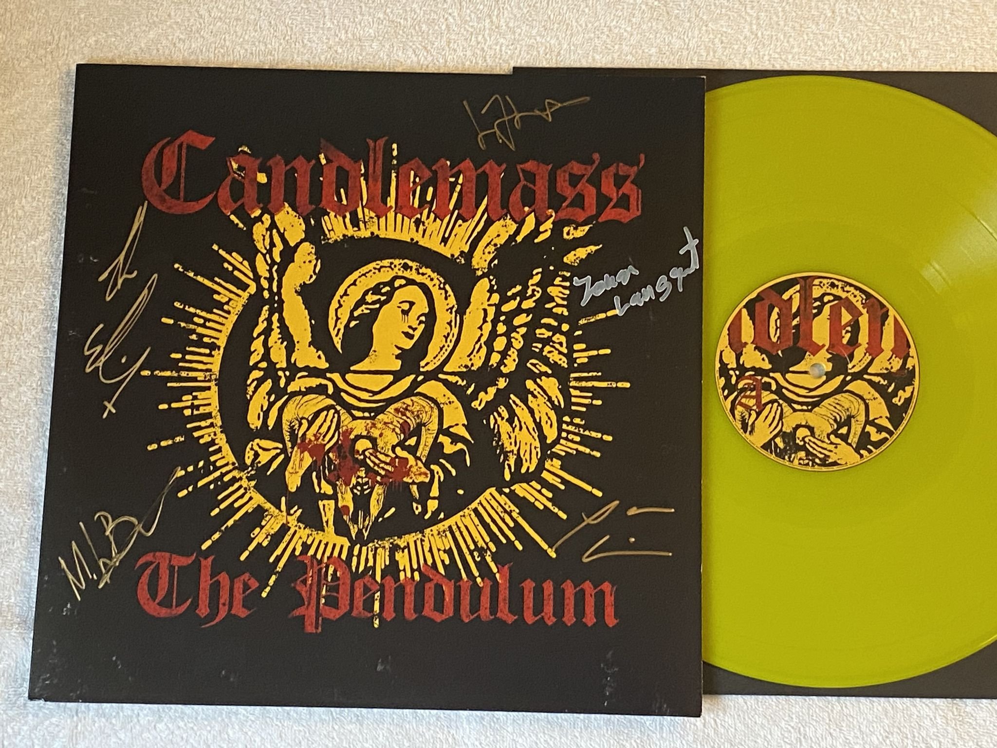 Omslagsbild för skivan CANDLEMASS the pendulum LP 2020 Swe NAPALM NPR 932 VINYL ** SIGNED COVER **