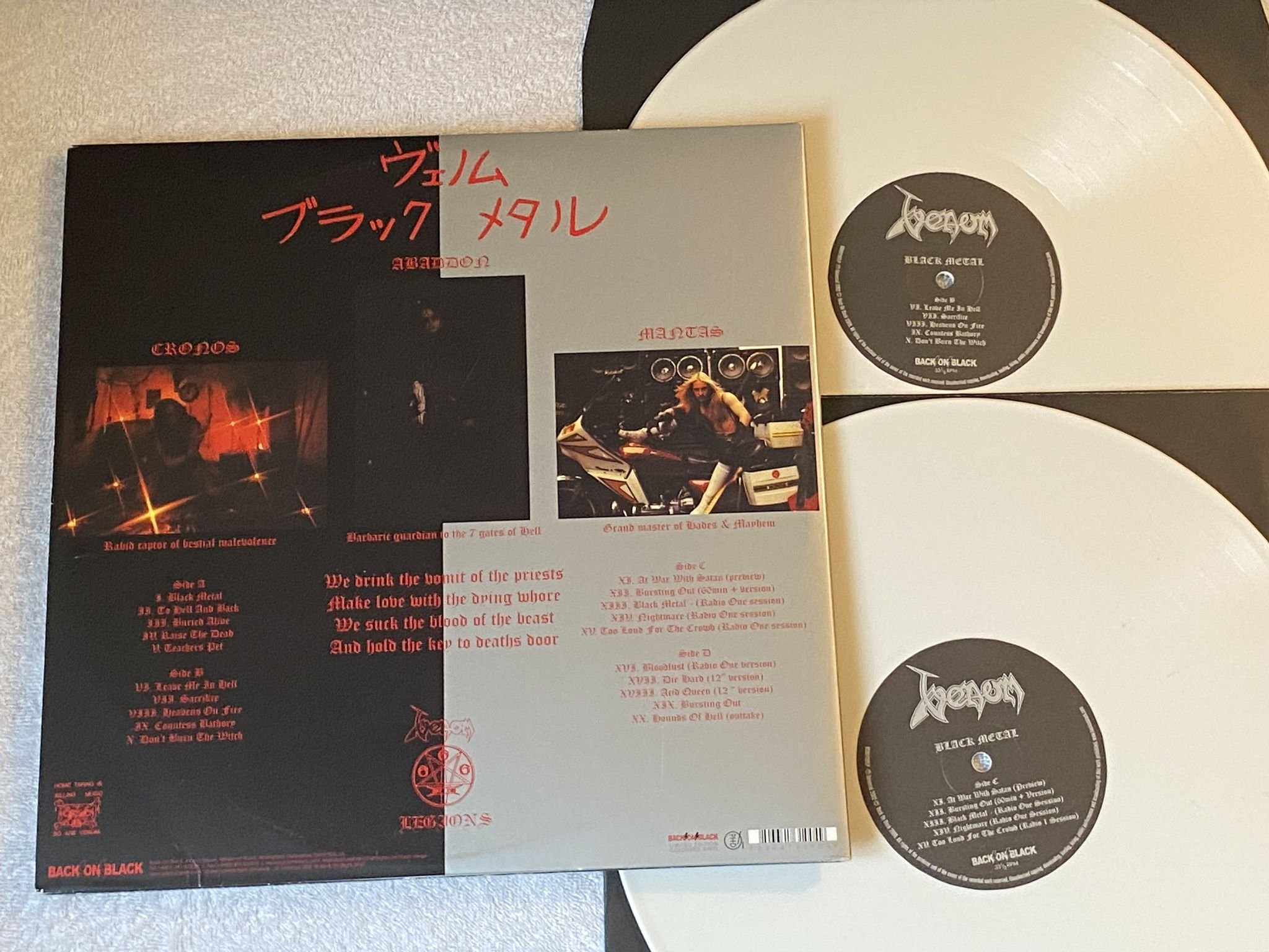 Omslagsbild för skivan VENOM black metal 2xLP 2010 UK BACK ON BLACK BOBV197LP ** WHITE **