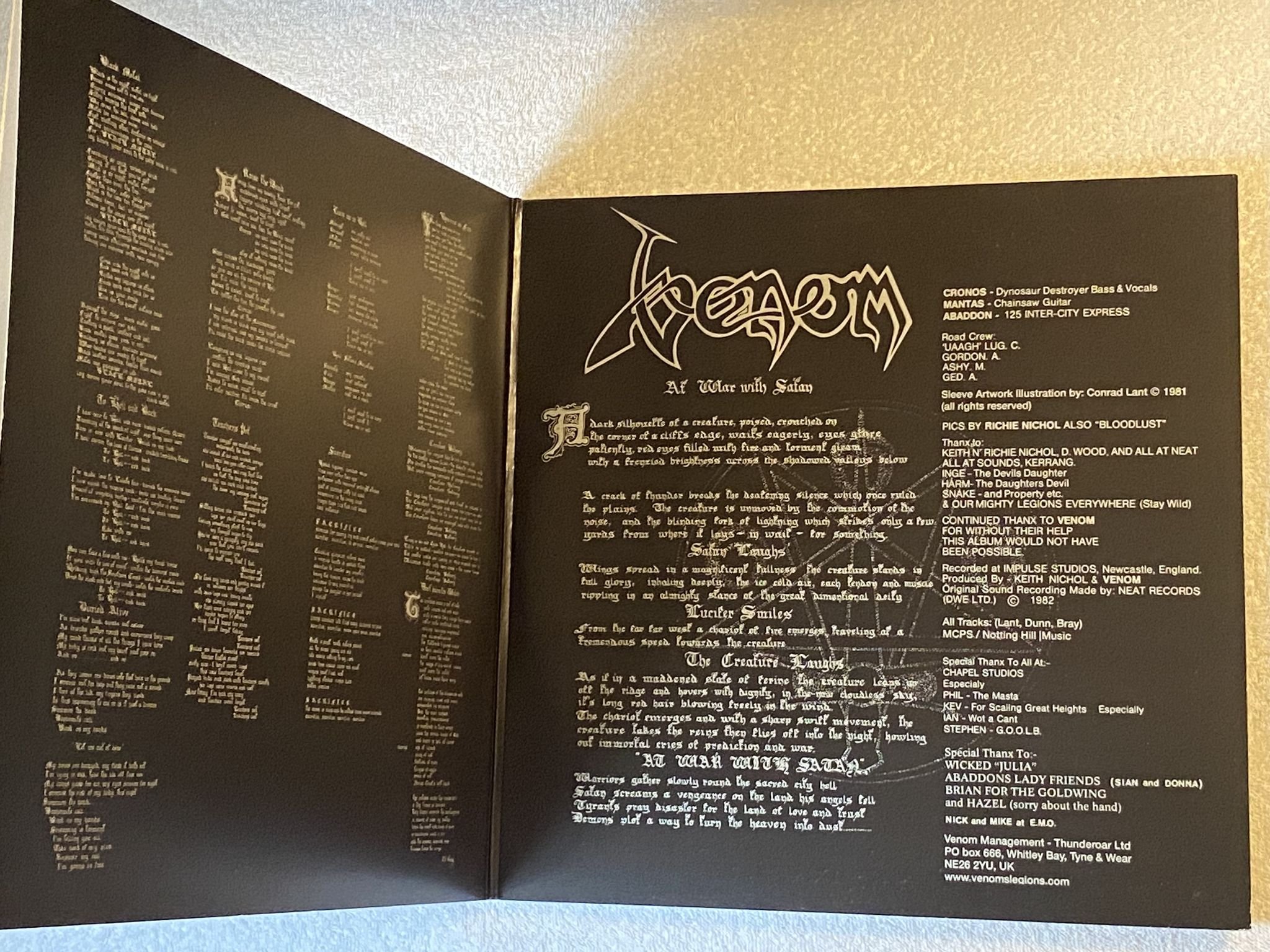 Omslagsbild för skivan VENOM black metal 2xLP 2010 UK BACK ON BLACK BOBV197LP ** WHITE **