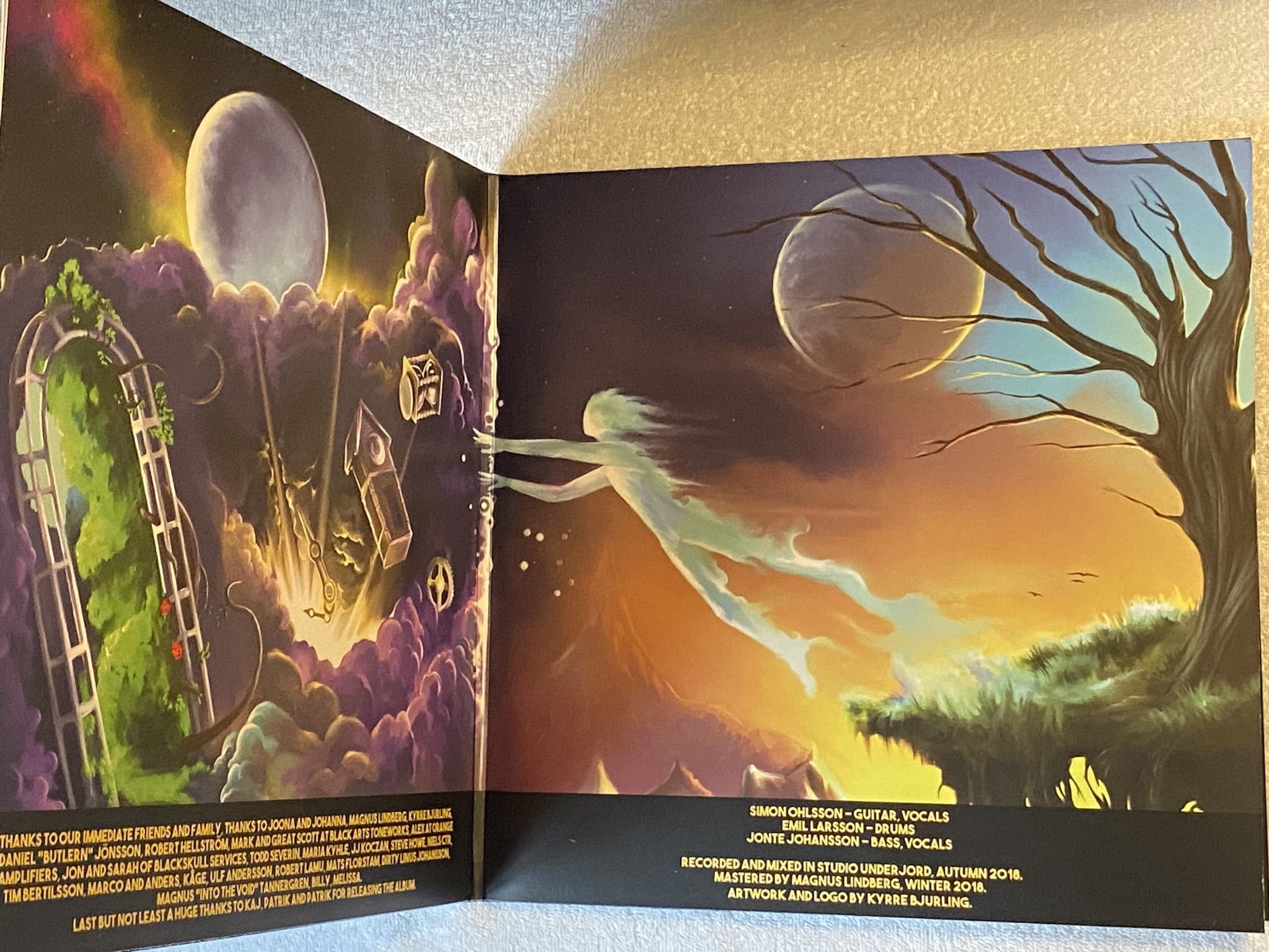 Omslagsbild för skivan VOKONIS grasping time LP 2019 THE SIGN TRL017