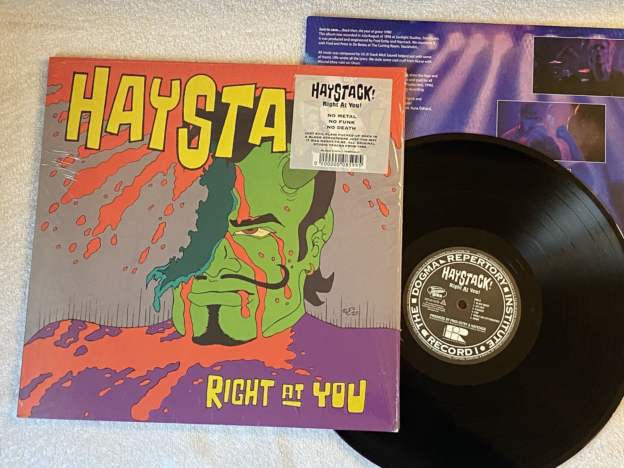 Omslagsbild för skivan HAYSTACK Right At You LP re 2020 THREEMAN RECORDINGS TRE036LP