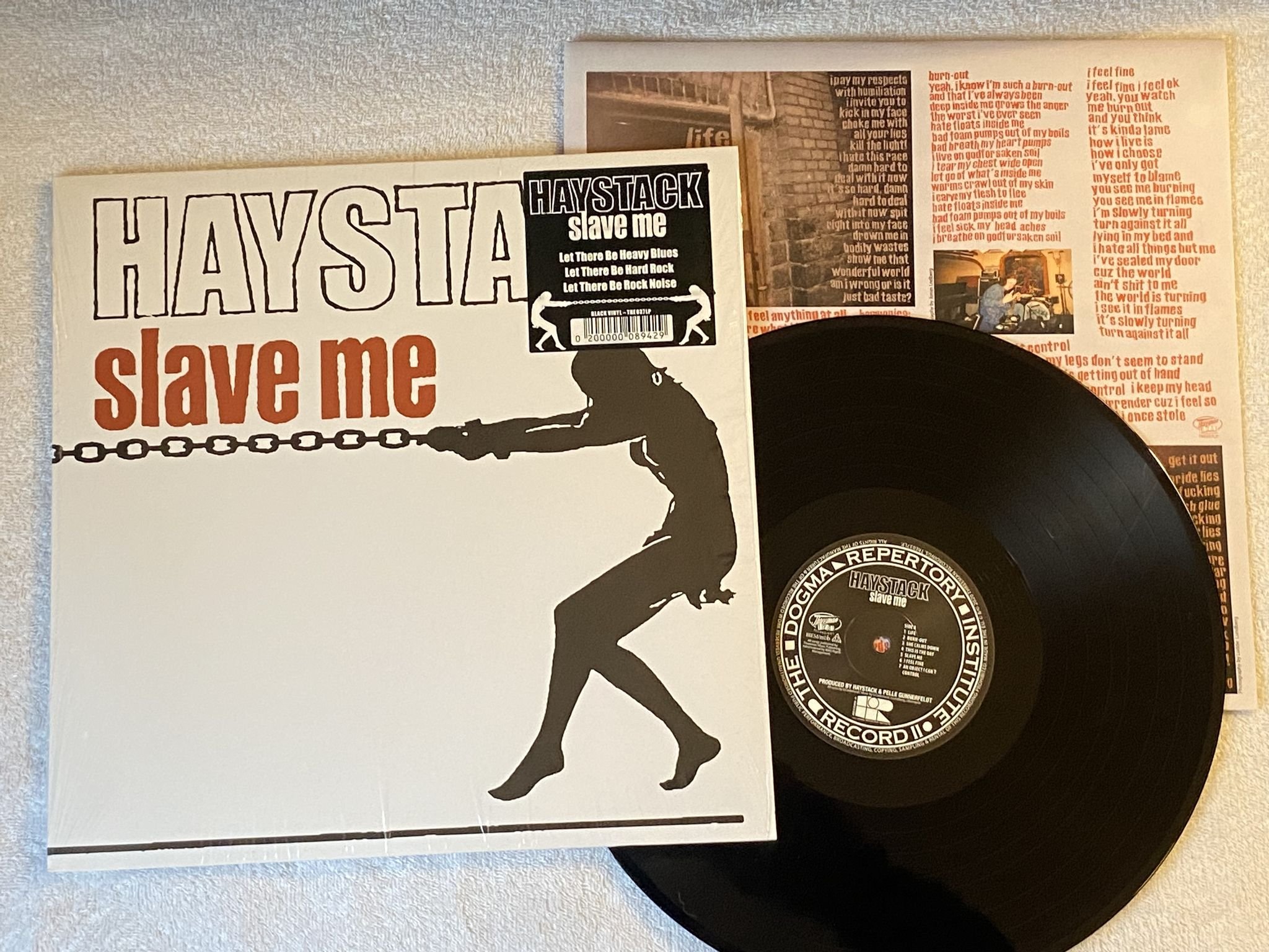 Omslagsbild för skivan HAYSTACK Slave Me LP re 2020 THREEMAN RECORDINGS TRE037LP