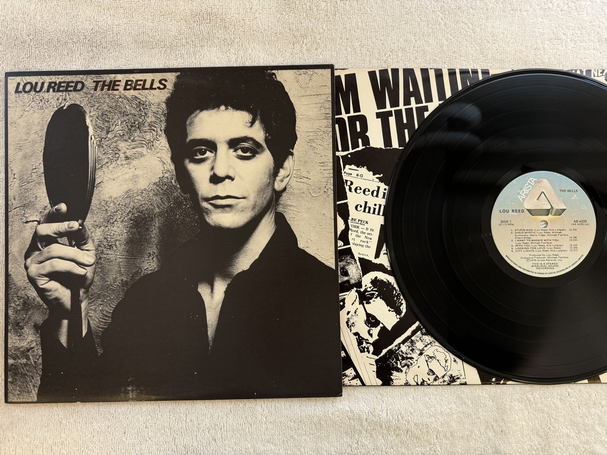 Omslagsbild för skivan LOU REED the bells LP -79 Can ARISTA AB 4229