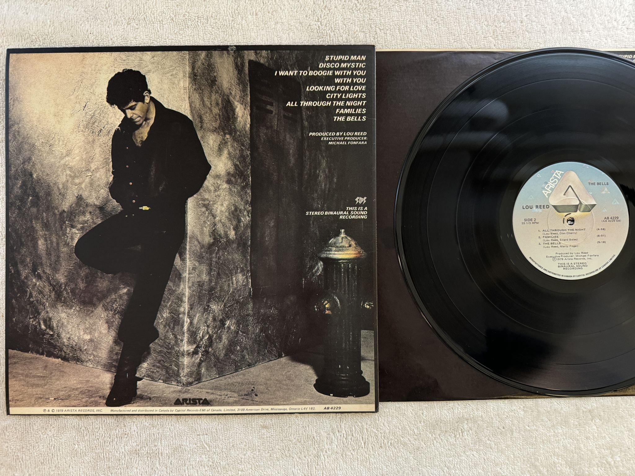 Omslagsbild för skivan LOU REED the bells LP -79 Can ARISTA AB 4229