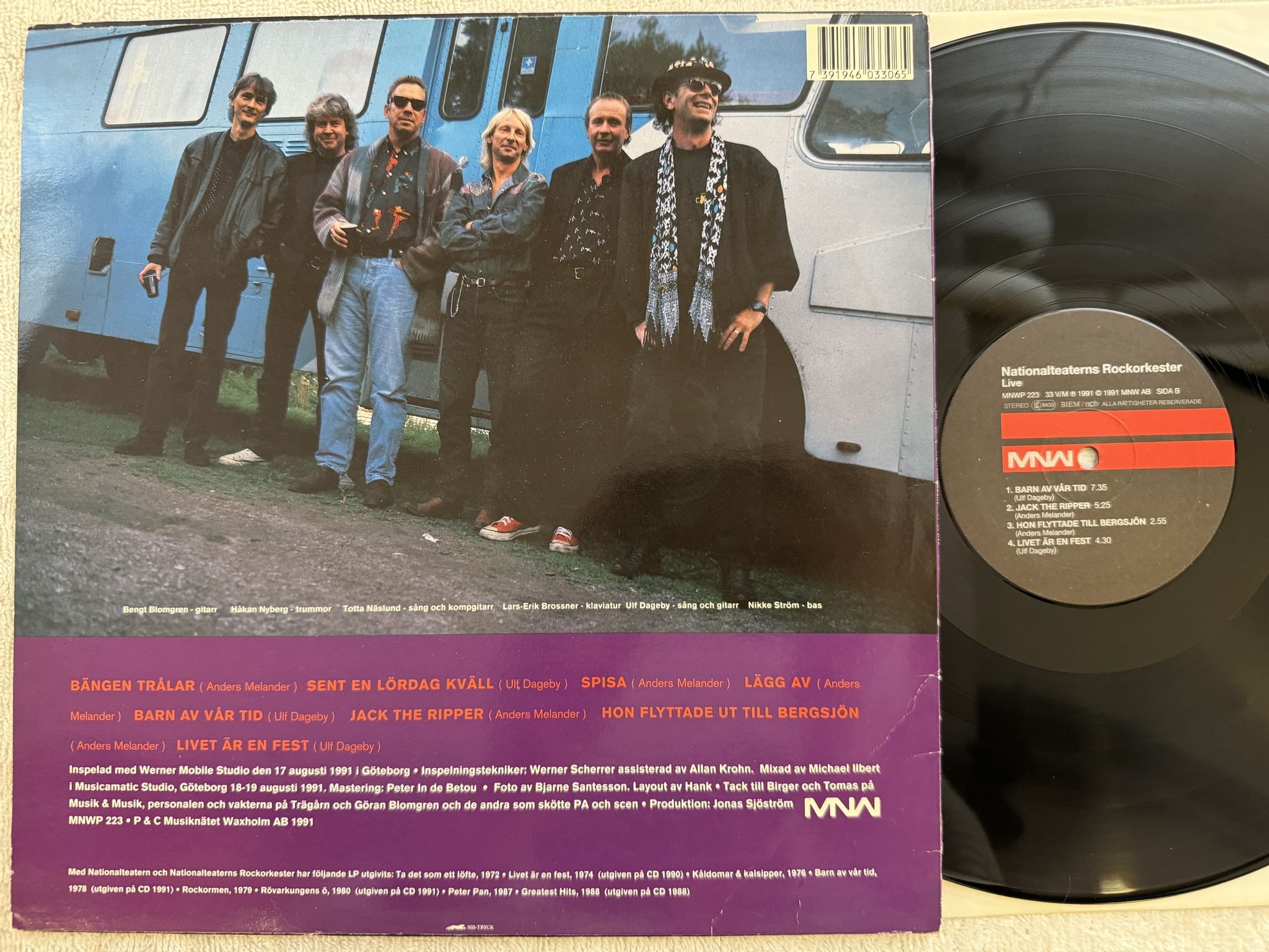 Omslagsbild för skivan NATIONALTEATERNS ROCKORKESTER live LP -90 Swe MNW MNWP 223