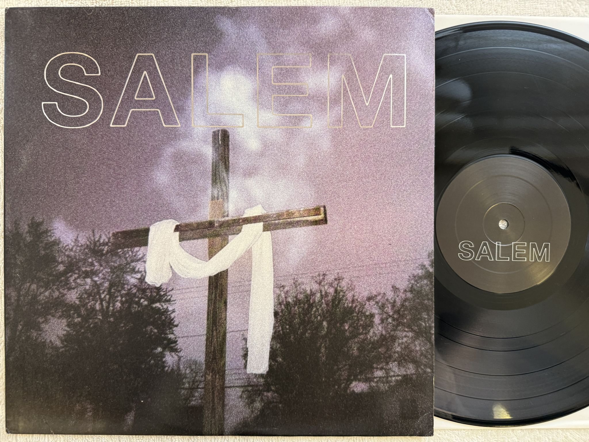 Omslagsbild för skivan SALEM king night LP 2010 US !AmSound IAM 042L *** electronic hip hop **