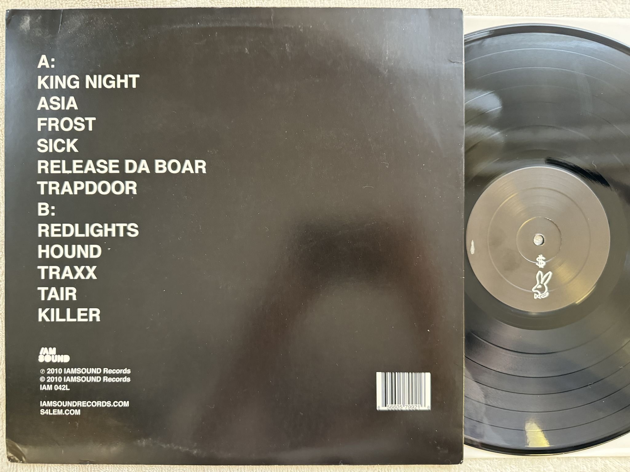 Omslagsbild för skivan SALEM king night LP 2010 US !AmSound IAM 042L *** electronic hip hop **