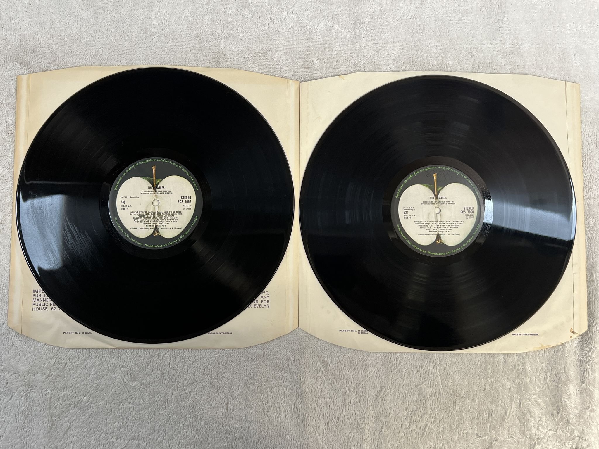 Omslagsbild för skivan THE BEATLES white album 2xLP -68 UK APPLE PCS 7068 Num# 169130