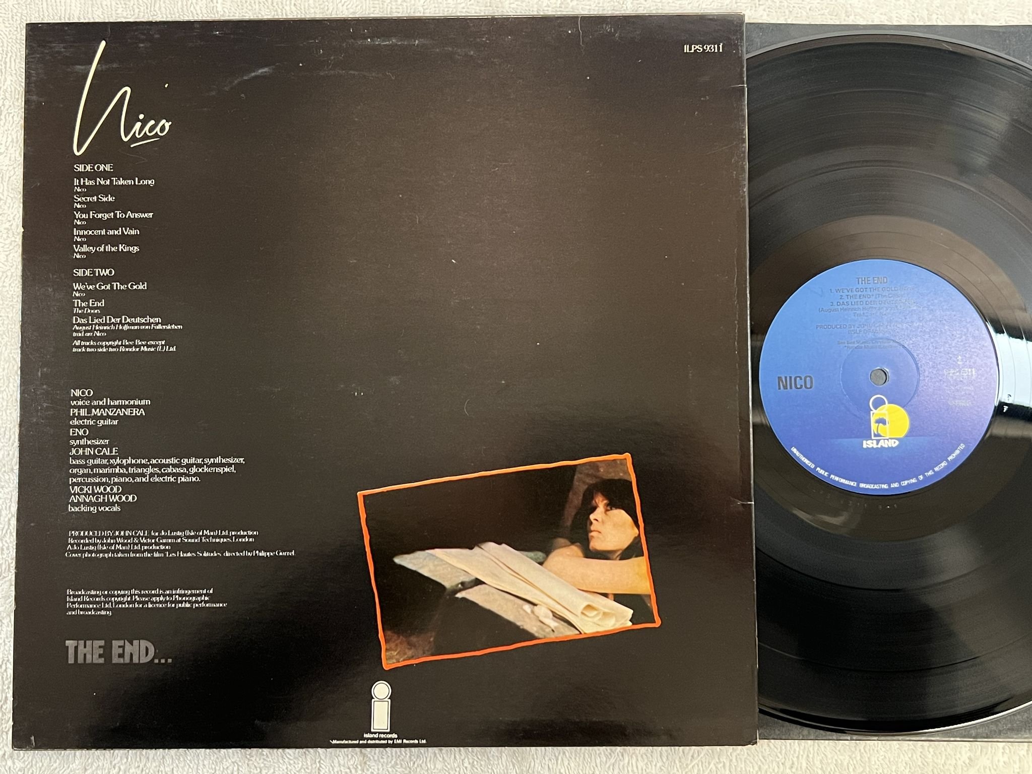 Omslagsbild för skivan NICO the end LP re UK ISLAND ILPS 9311