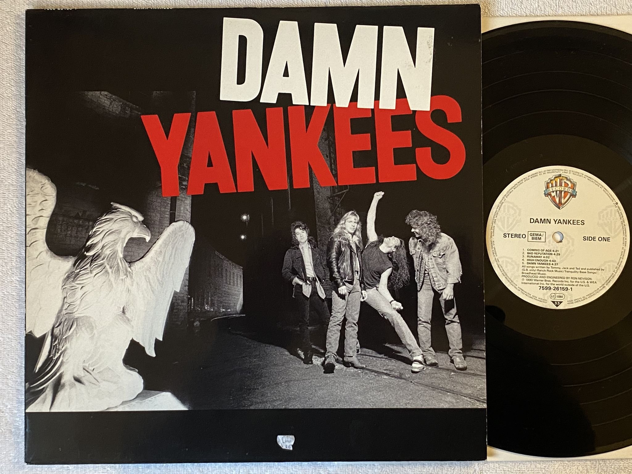 Omslagsbild för skivan DAMN YANKEES s/t LP -90 Ger WARNER BROS 7599 26159 1