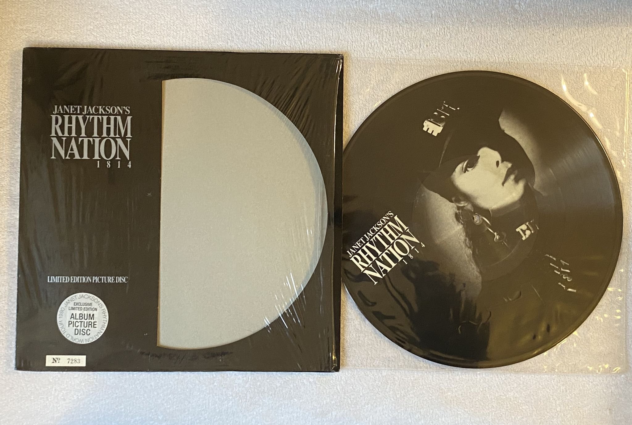 Omslagsbild för skivan JANET JACKSON Rhythm Nation 1814 LP -90 UK Picture Disc * Numbered # 7283