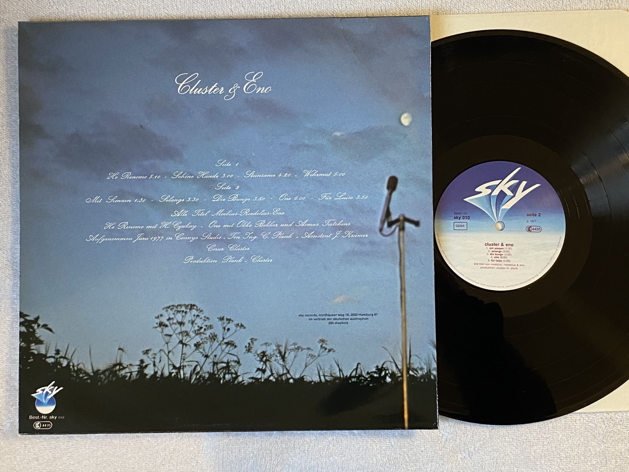 Omslagsbild för skivan CLUSTER & ENO s/t LP -77 Ger SKY sky 010 *** AMBIENT ***