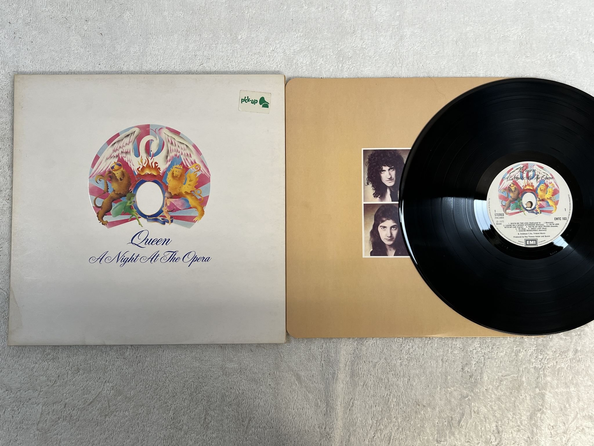 Omslagsbild för skivan QUEEN A night at the opera LP -75 UK EMI EMTC 103 *** Classic !! ***